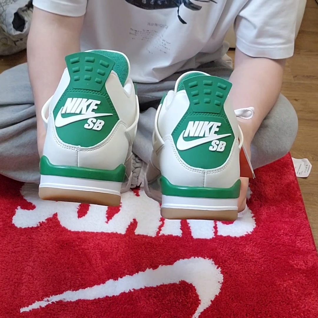 Jordan 4 x Nike SB Retro SP Pine Green 착용 스타일 - 3