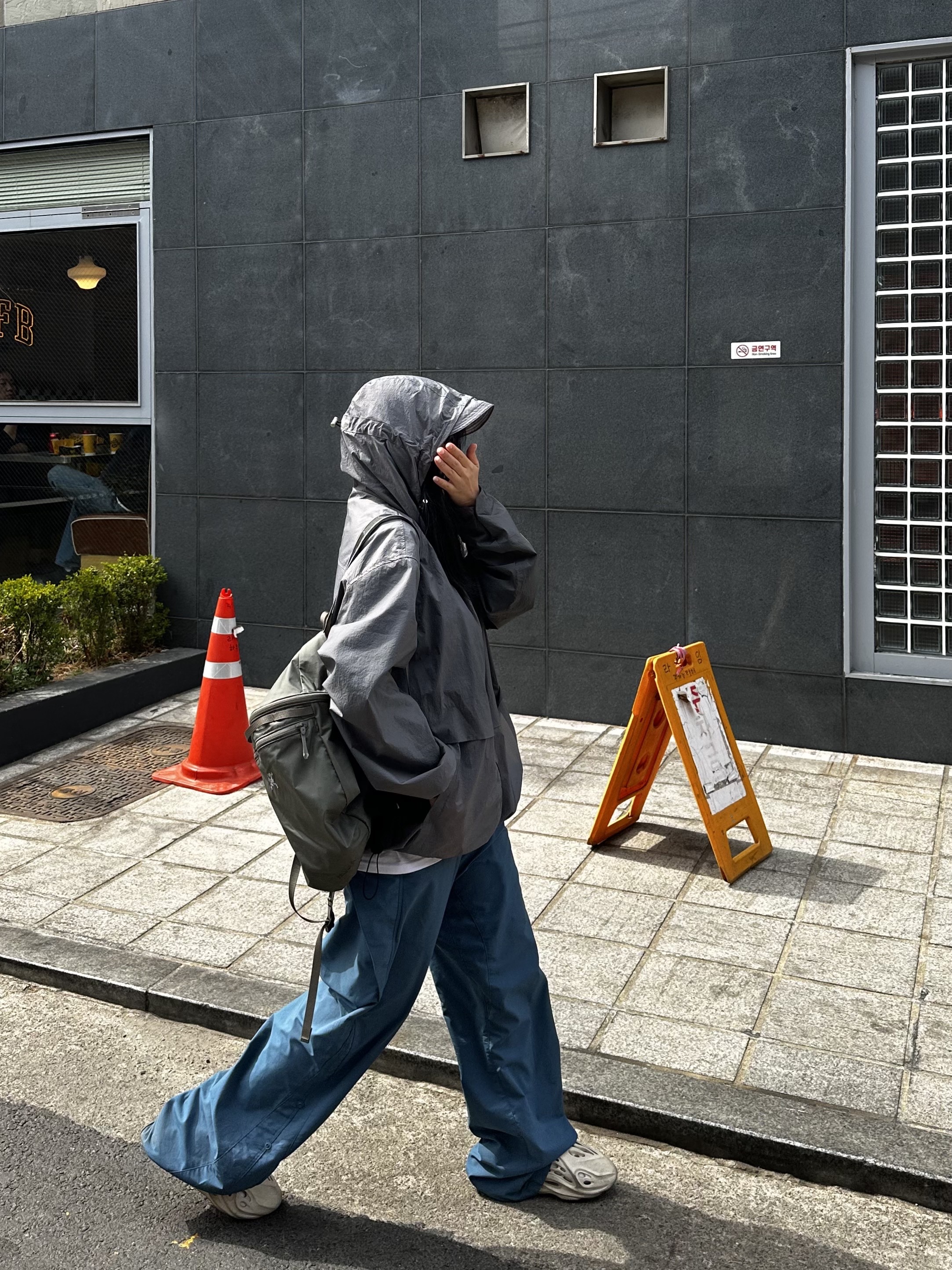 Sansan Gear Snap Pants Pietra - 22SS, Adidas Yeezy Foam RNNR Sand 착용 스타일