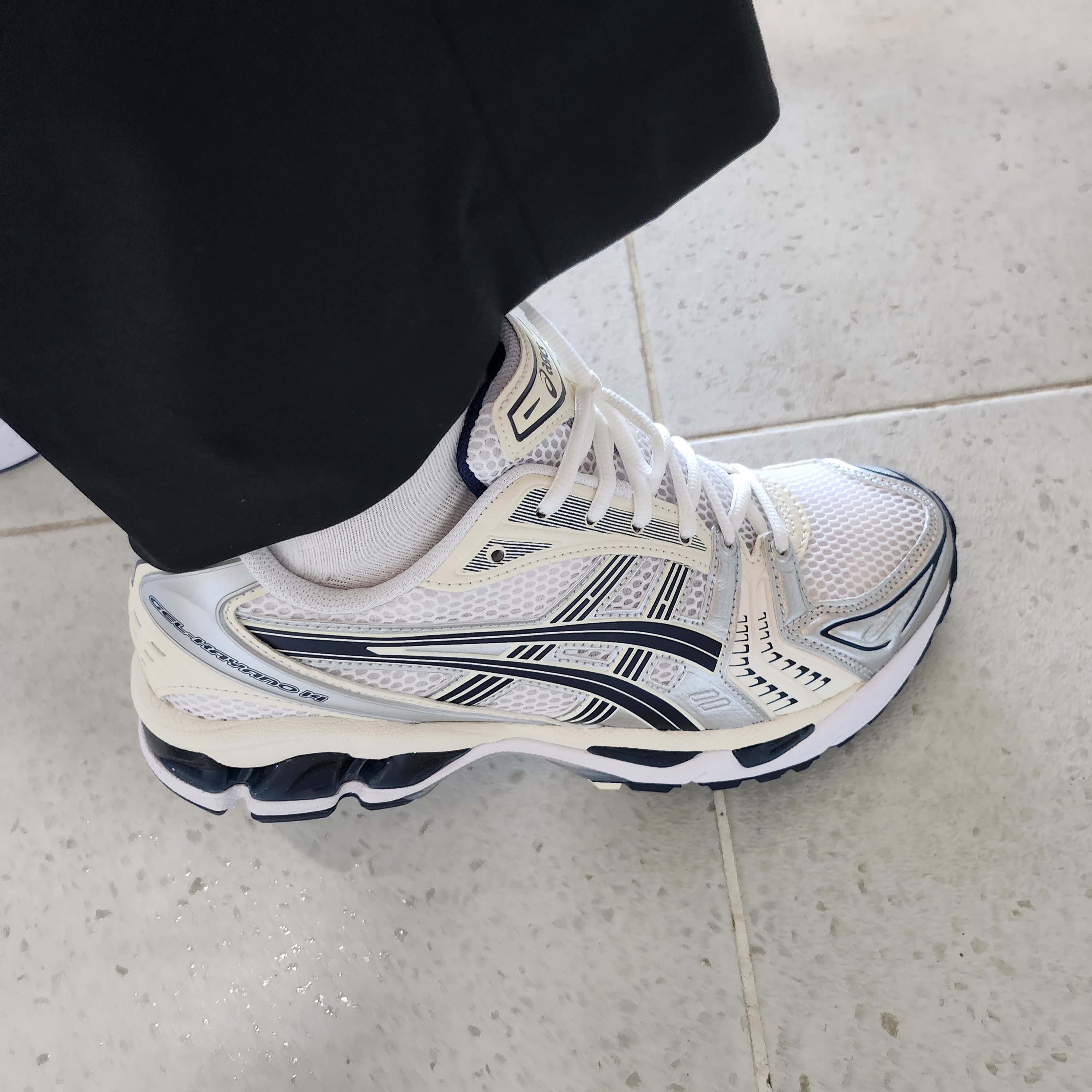 (W) Asics Gel-Kayano 14 White Midnight 착용 스타일