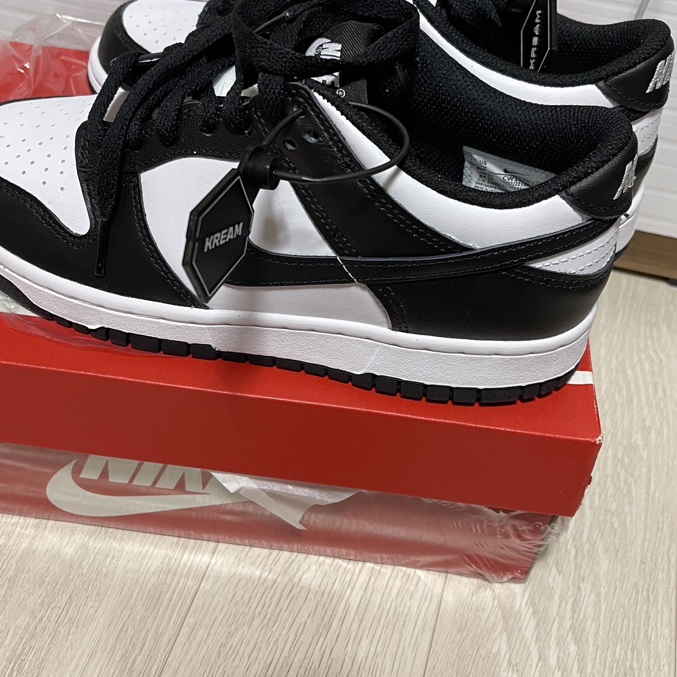 (GS) Nike Dunk Low Black 착용 스타일
