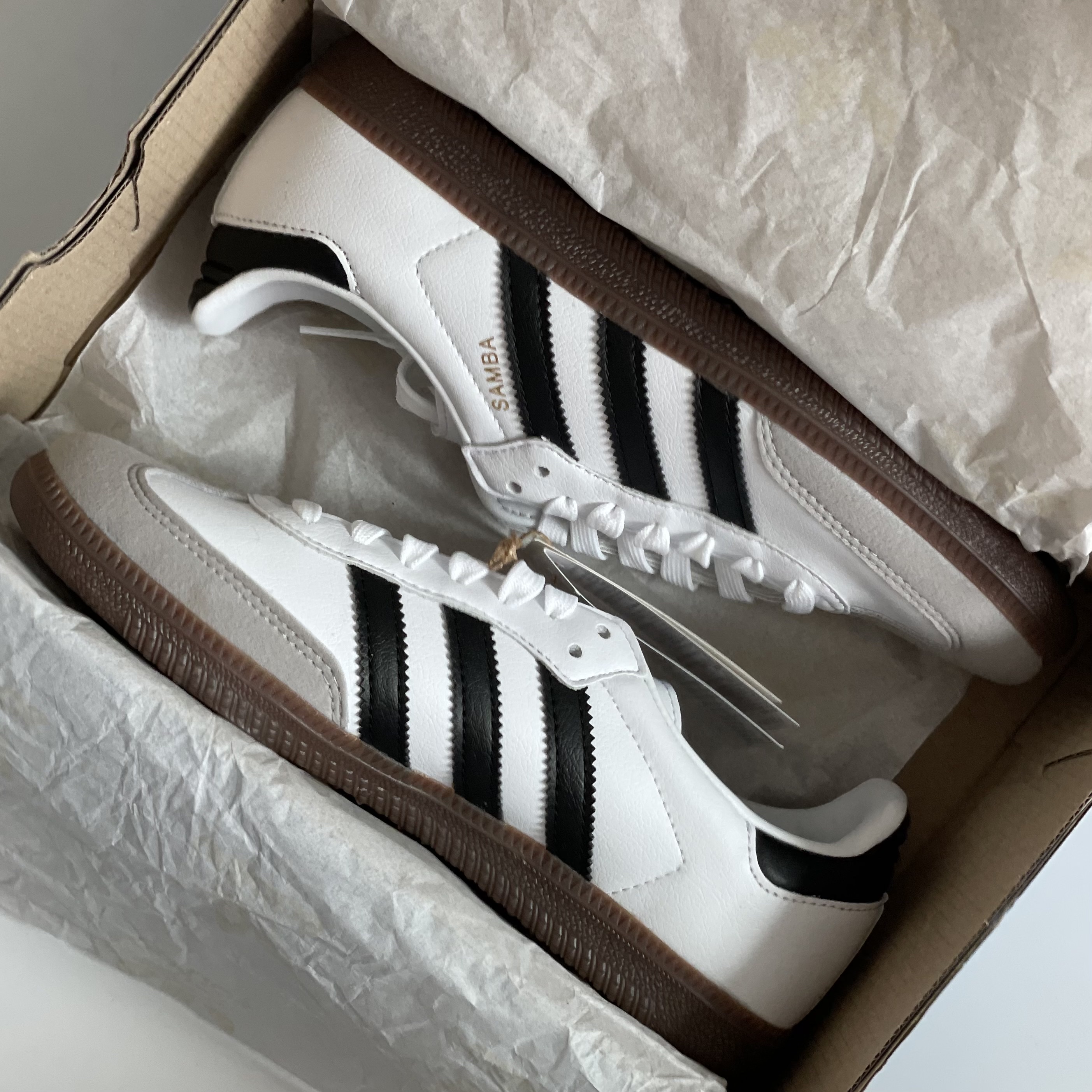 Adidas Samba Vegan White Black 착용 스타일