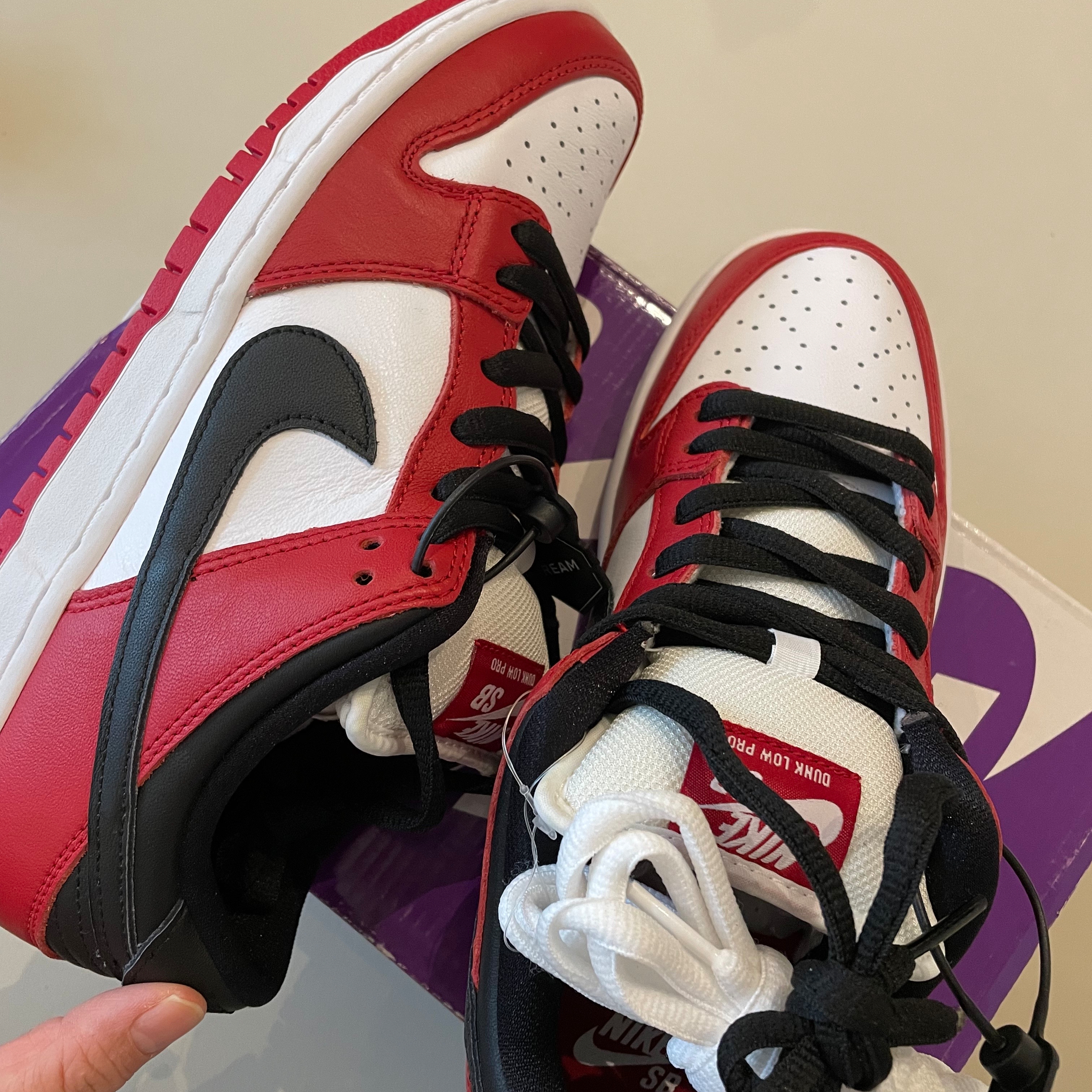 Nike SB Dunk Low Pro Chicago 착용 스타일 - 2