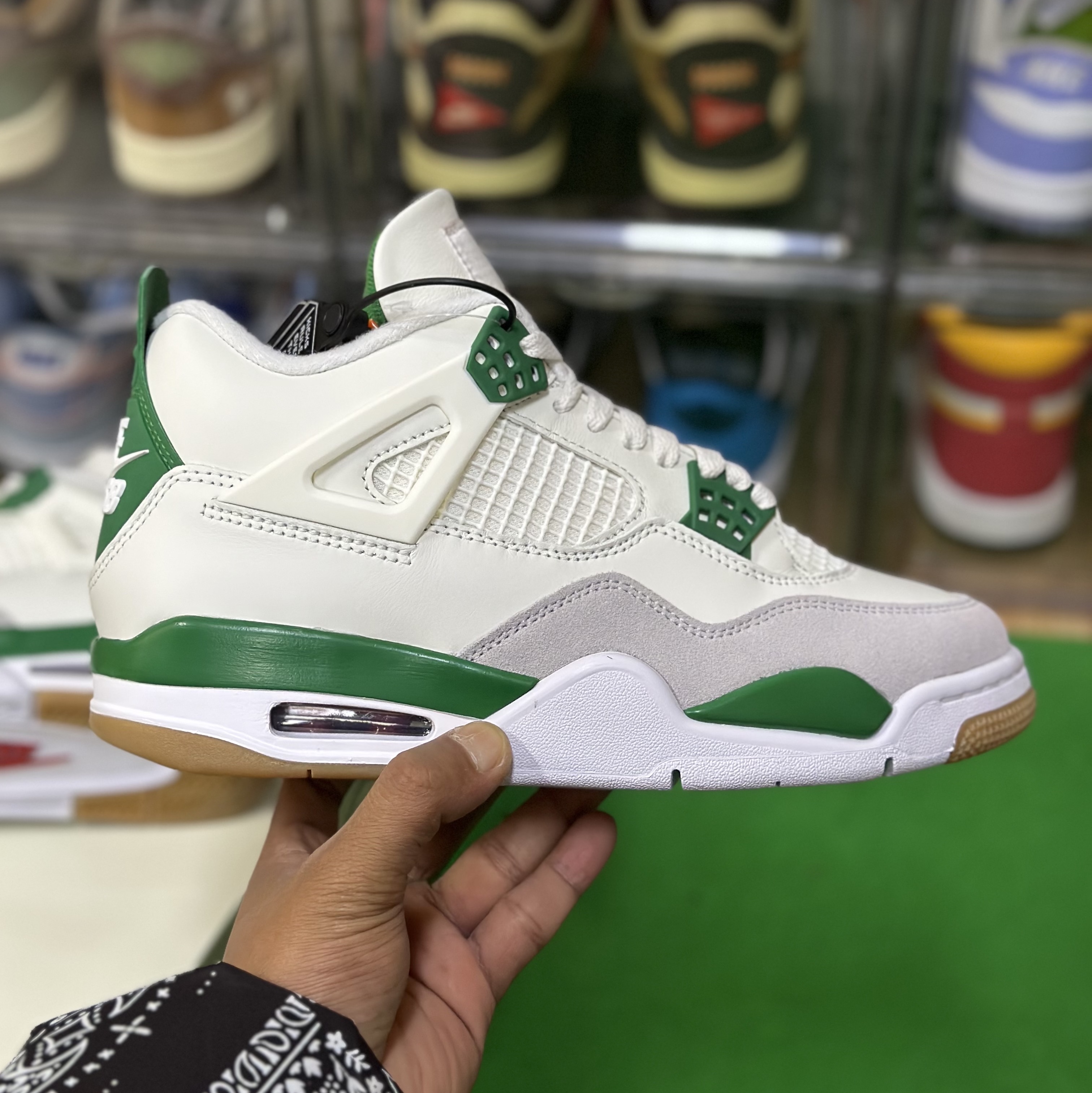 Jordan 4 x Nike SB Retro SP Pine Green 착용 스타일 - 2