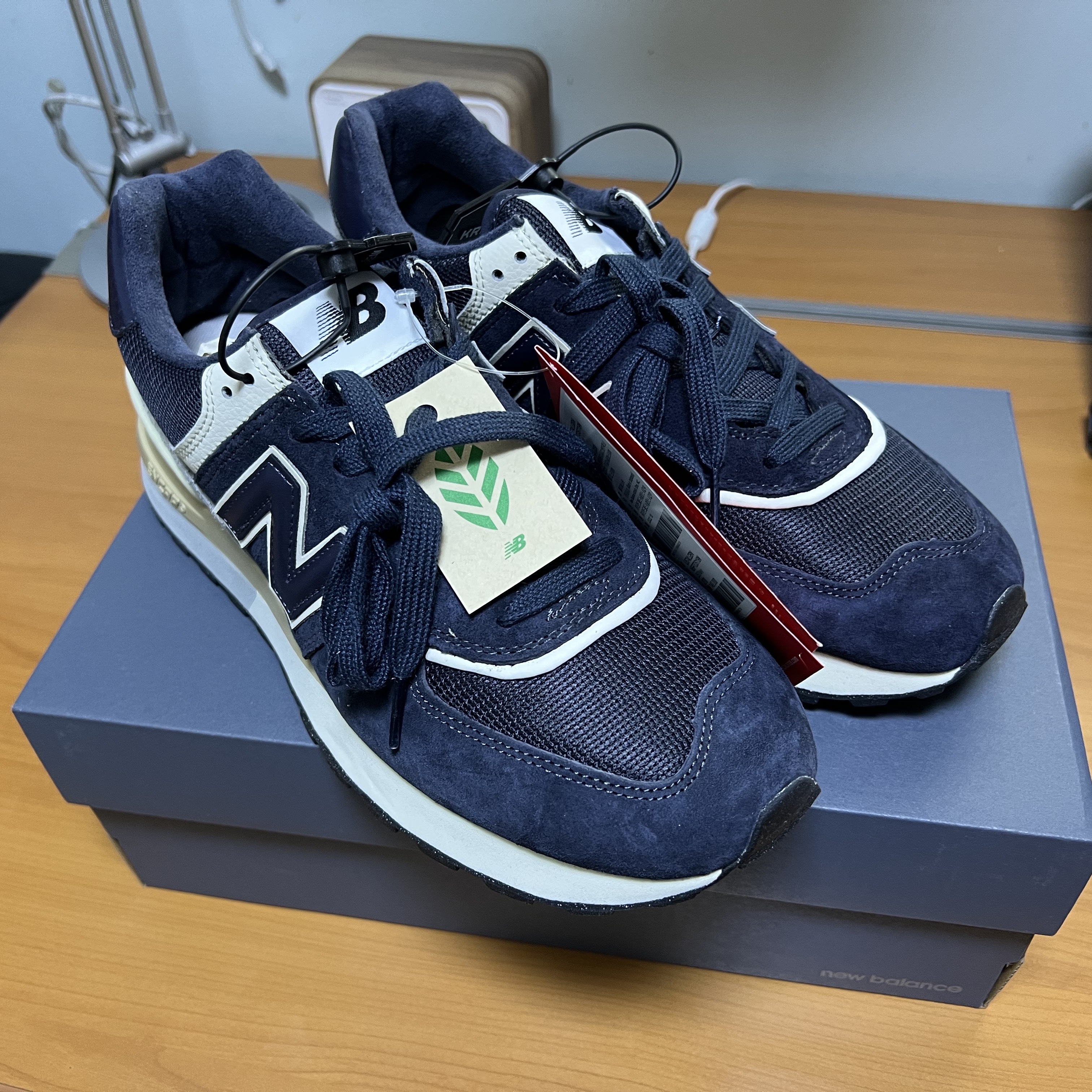 New Balance 574 Legacy Blue Navy 착용 스타일 - 2