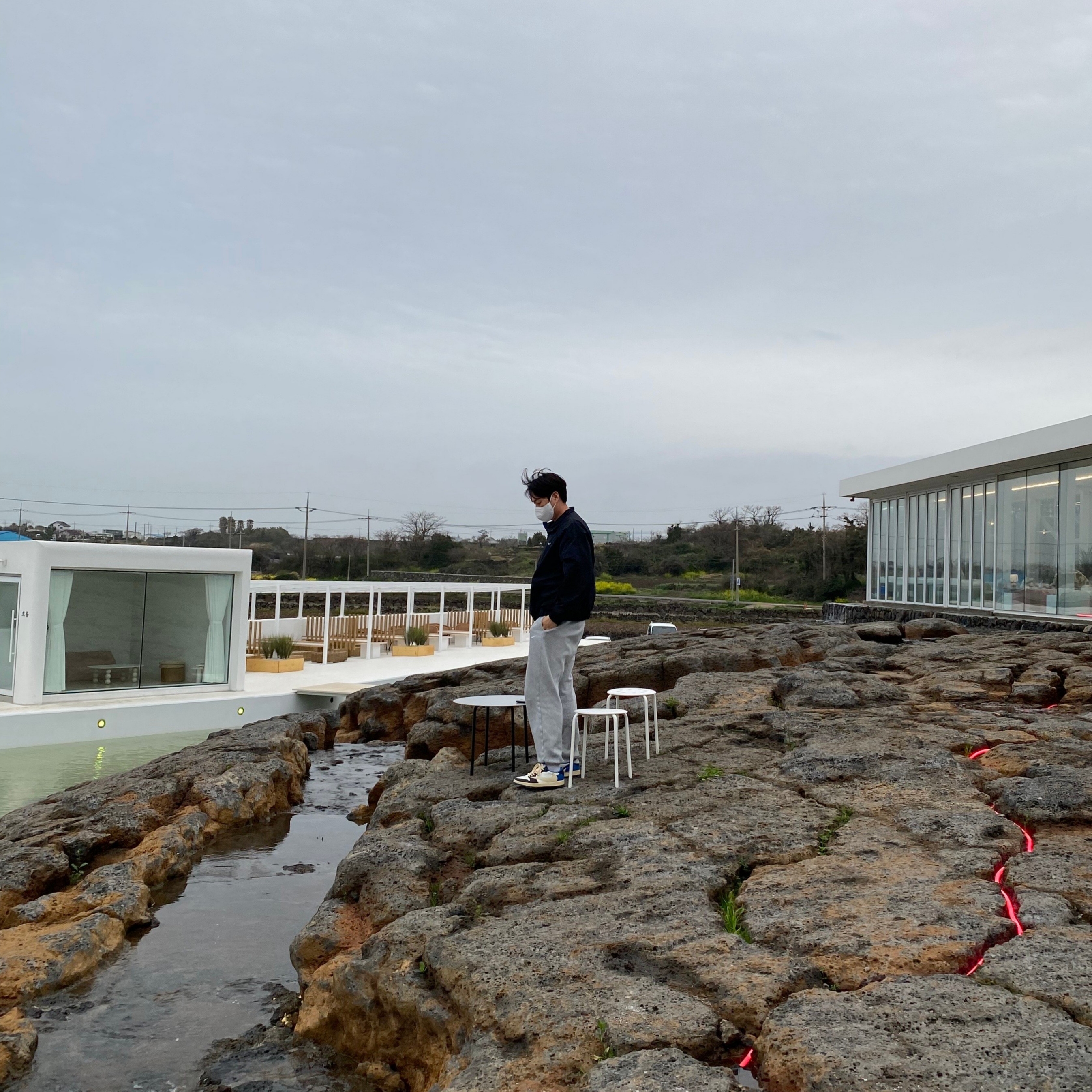 Nike NRG Solo Swoosh Woven Track Jacket Black - Asia, Jordan 1 x Travis Scott x Fragment Retro Low OG SP Military Blue 착용 스타일