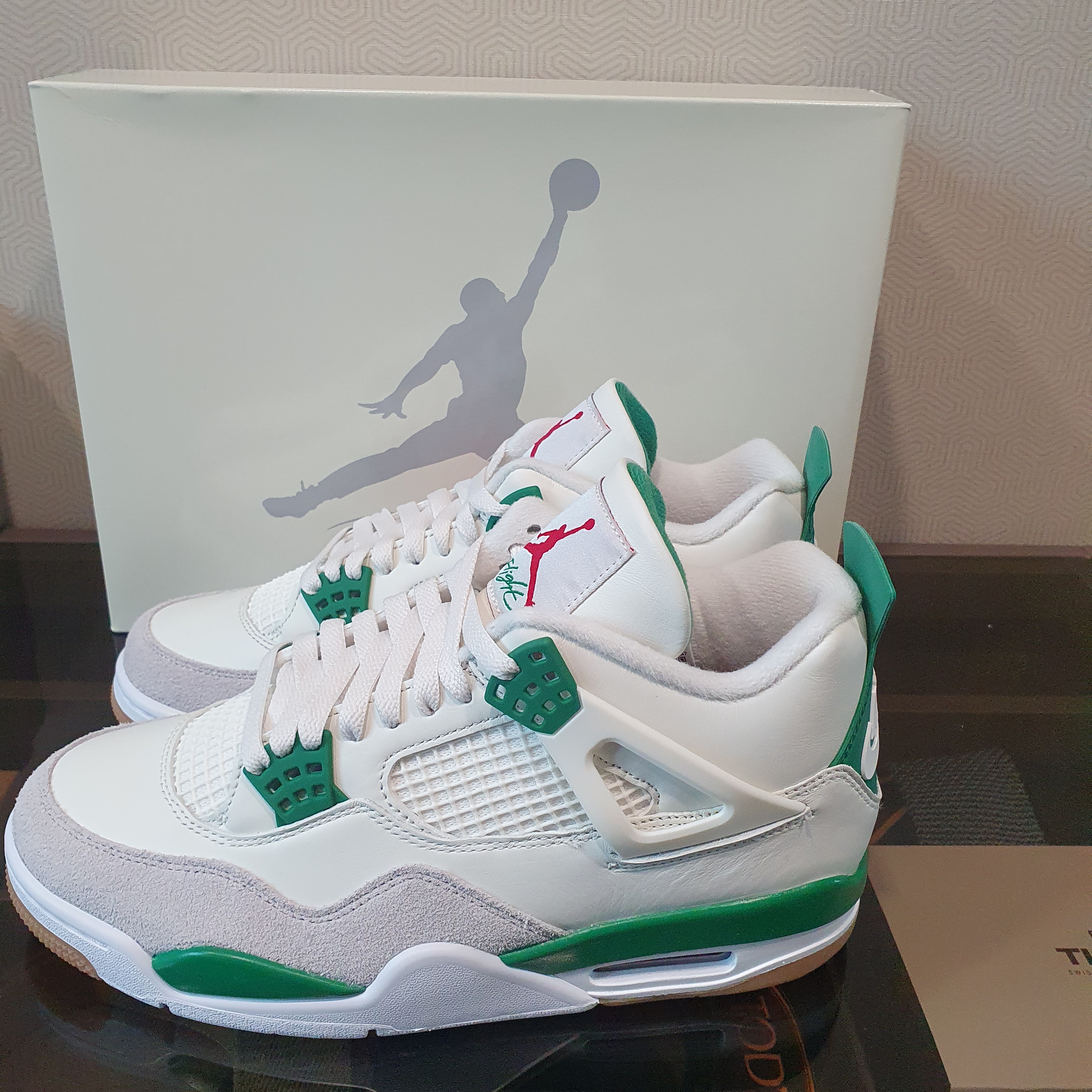 Jordan 4 x Nike SB Retro SP Pine Green 착용 스타일 - 4