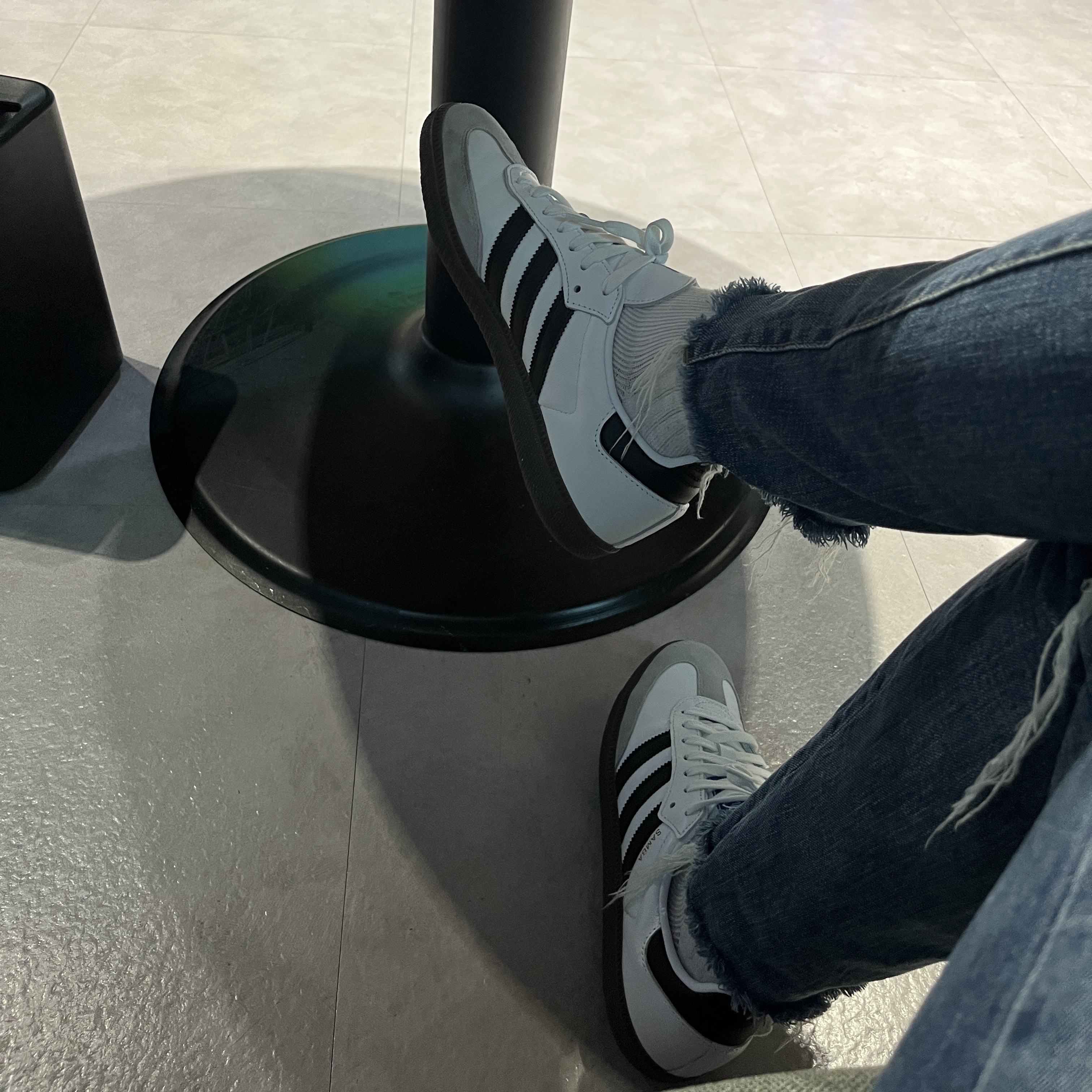 Adidas Samba OG Cloud White 착용 스타일