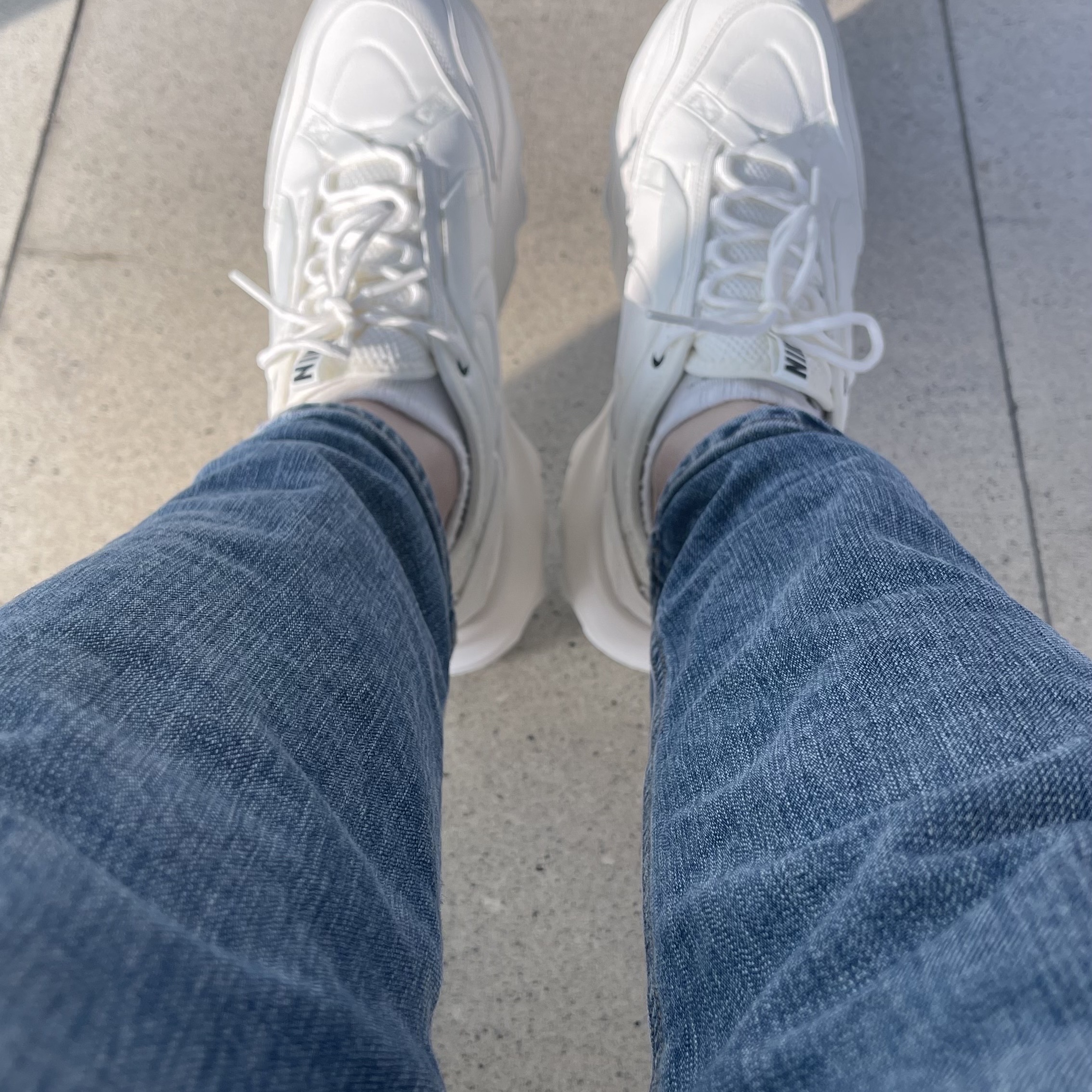(W) Nike TC 7900 Summit White 착용 스타일