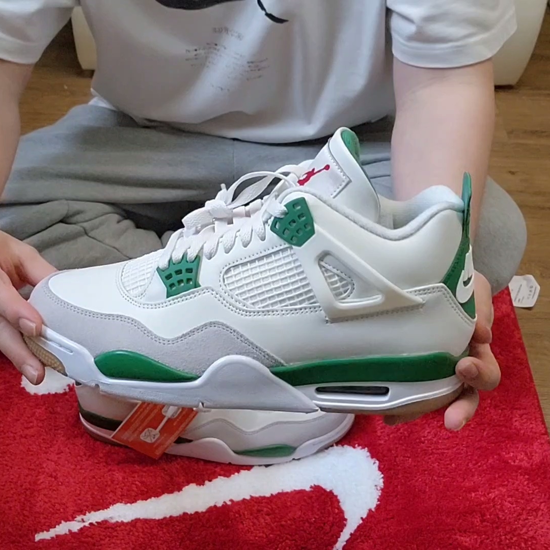 Jordan 4 x Nike SB Retro SP Pine Green 착용 스타일 - 2