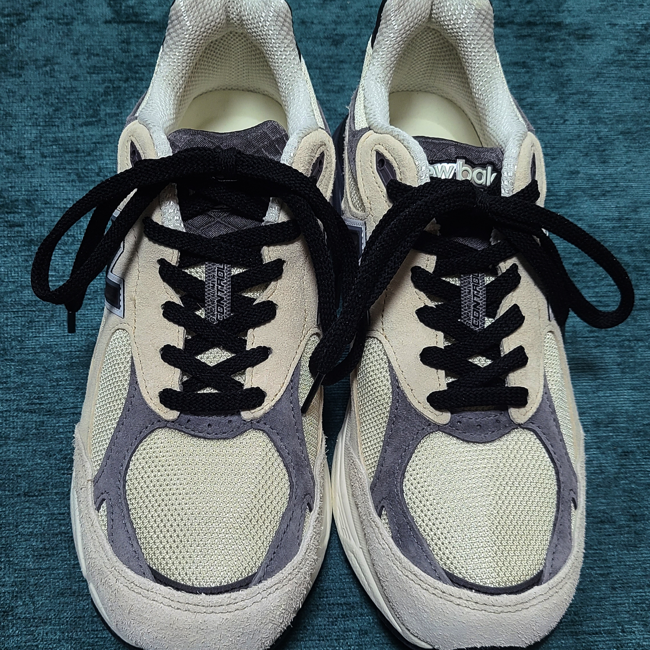 New Balance 990v3 Made in USA Moonbeam Macadamia Nut, Nike x Supreme Air Force 1 Low Flax 착용 스타일 - 2