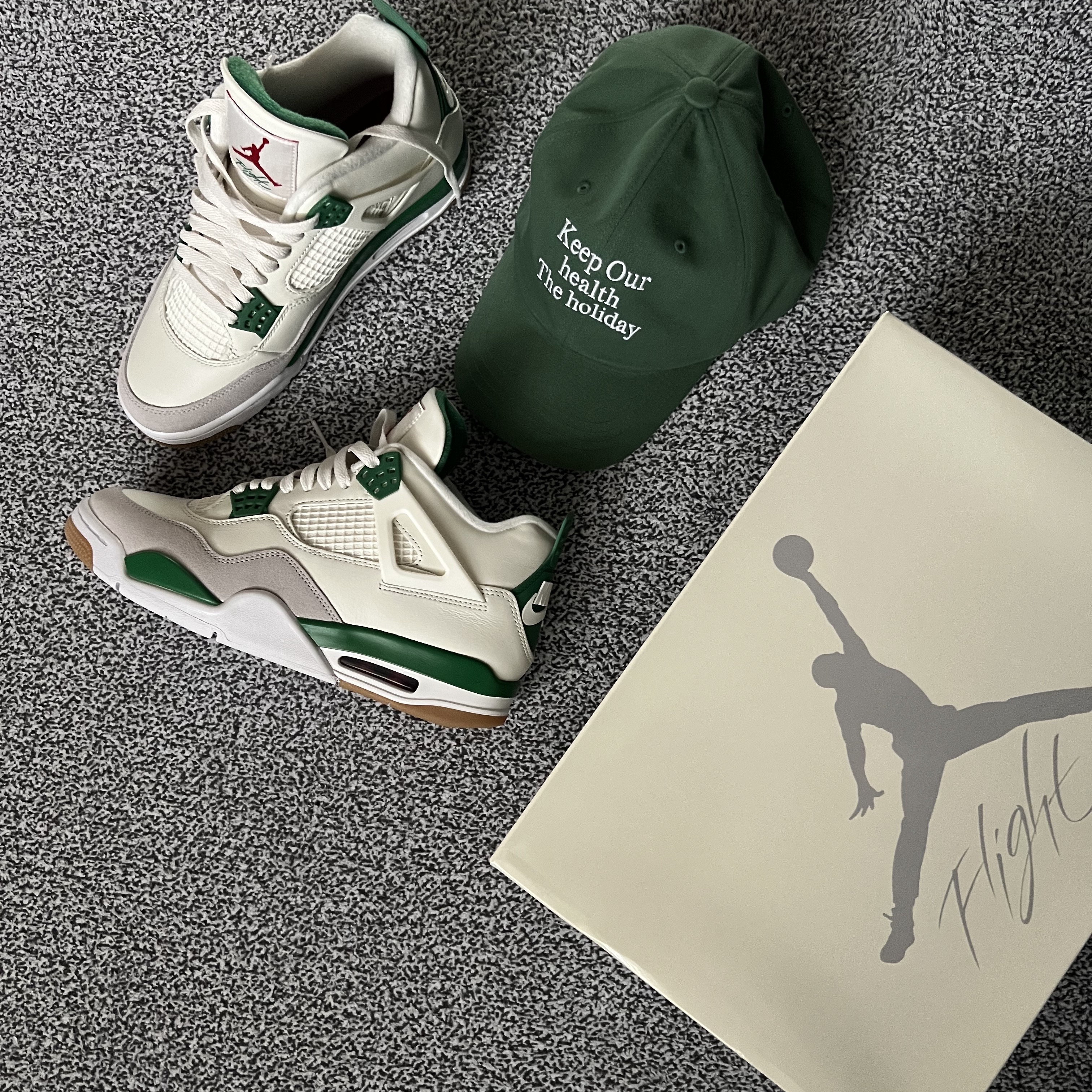Jordan 4 x Nike SB Retro SP Pine Green 착용 스타일