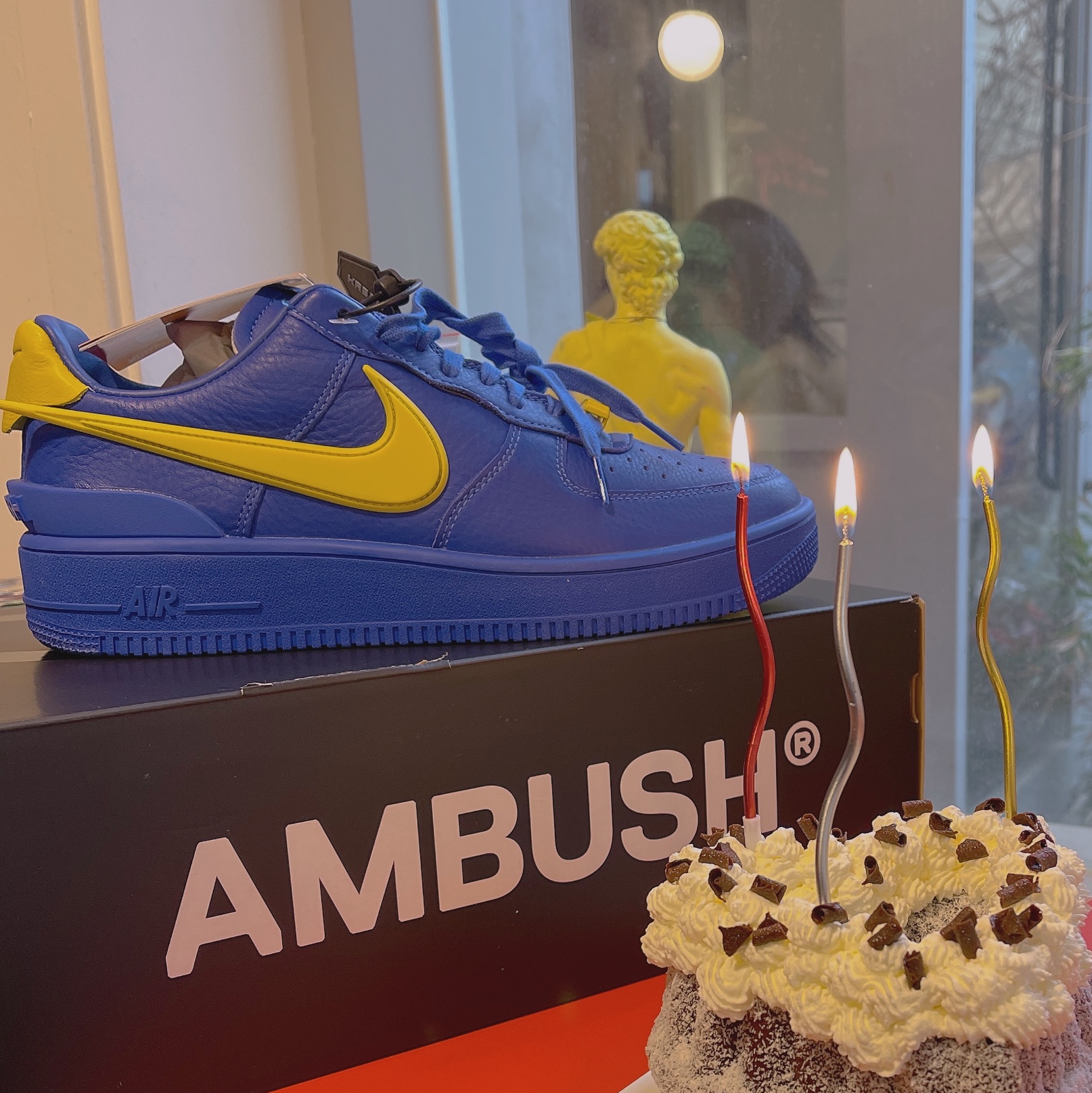 Nike x Ambush Air Force 1 Low SP Game Royal and Vivid Sulfur 착용 스타일