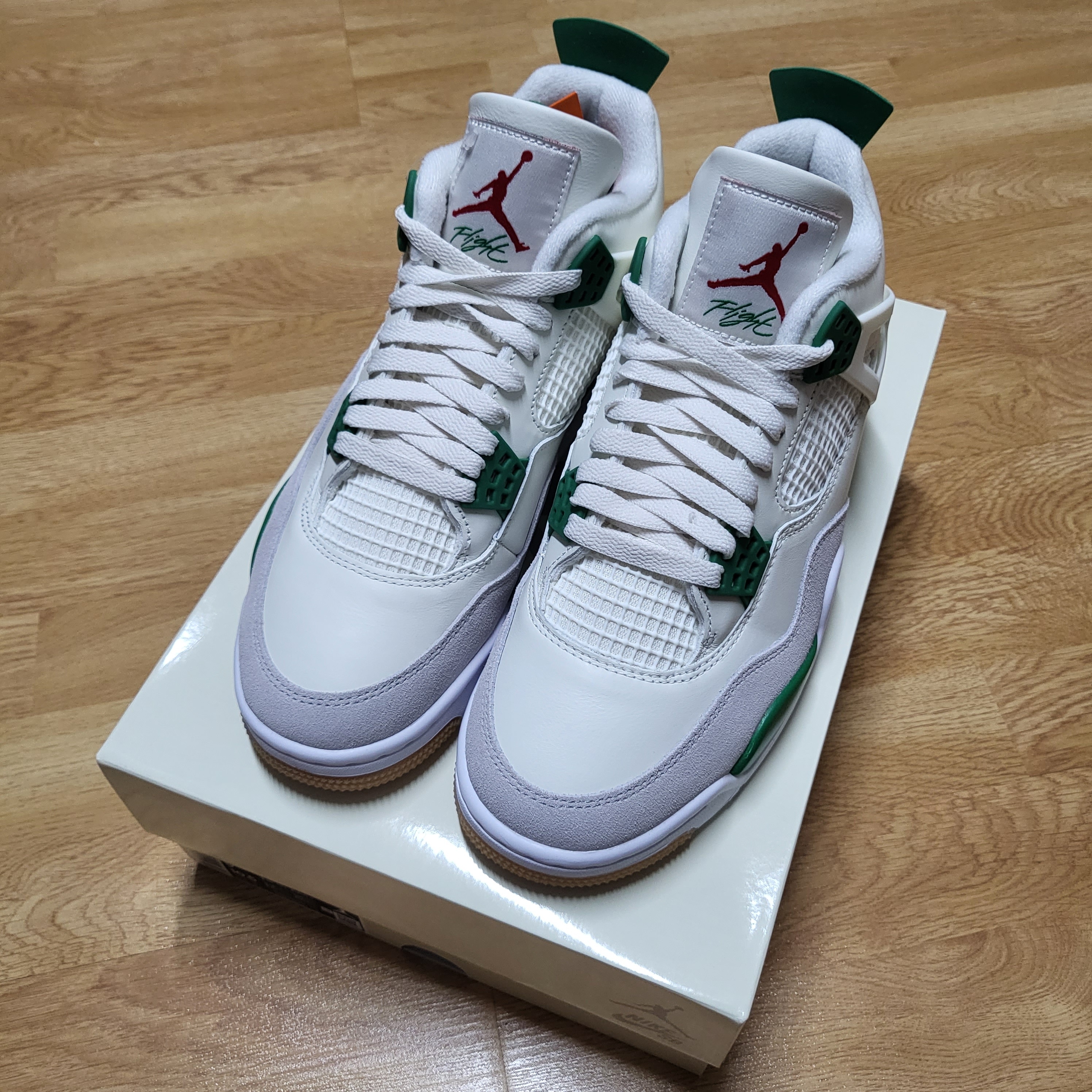 Jordan 4 x Nike SB Retro SP Pine Green 착용 스타일 - 3