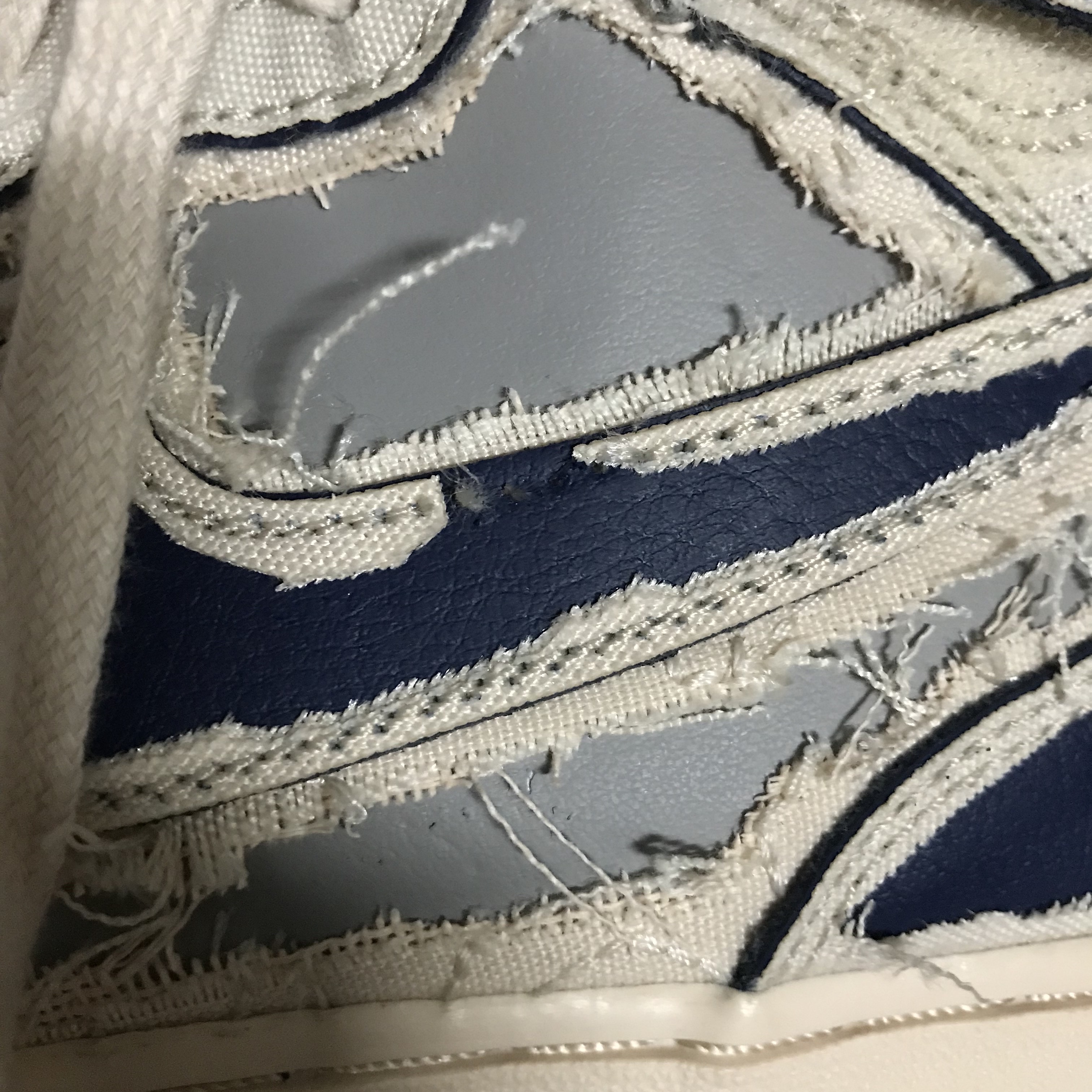 Nike Air Force 1 Mid '07 Pearl White 착용 스타일 - 1