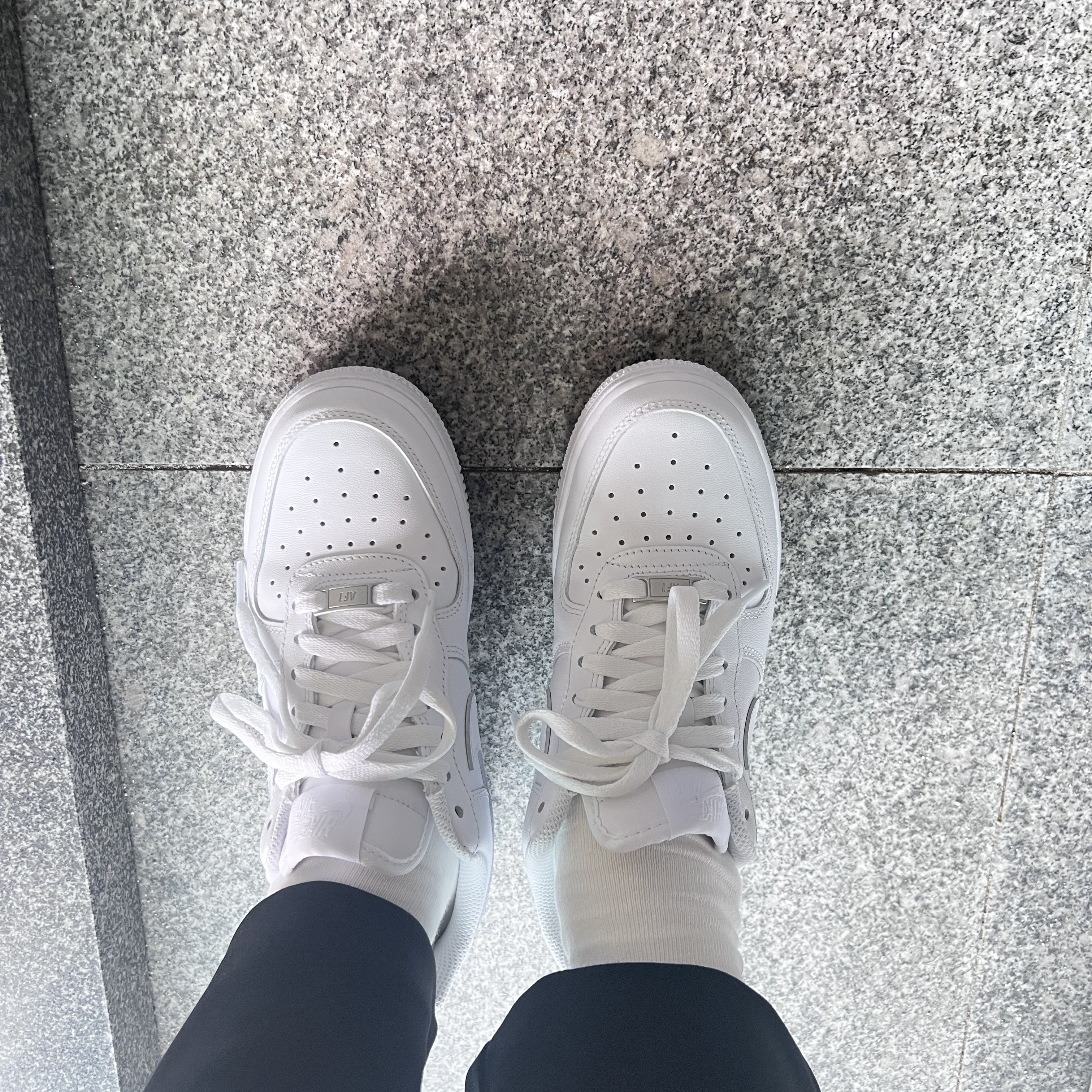 (W) Nike Air Force 1 '07 Low White 착용 스타일 - 1