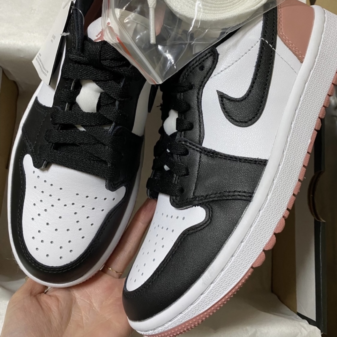 Jordan 1 Low Golf Rust Pink 착용 스타일