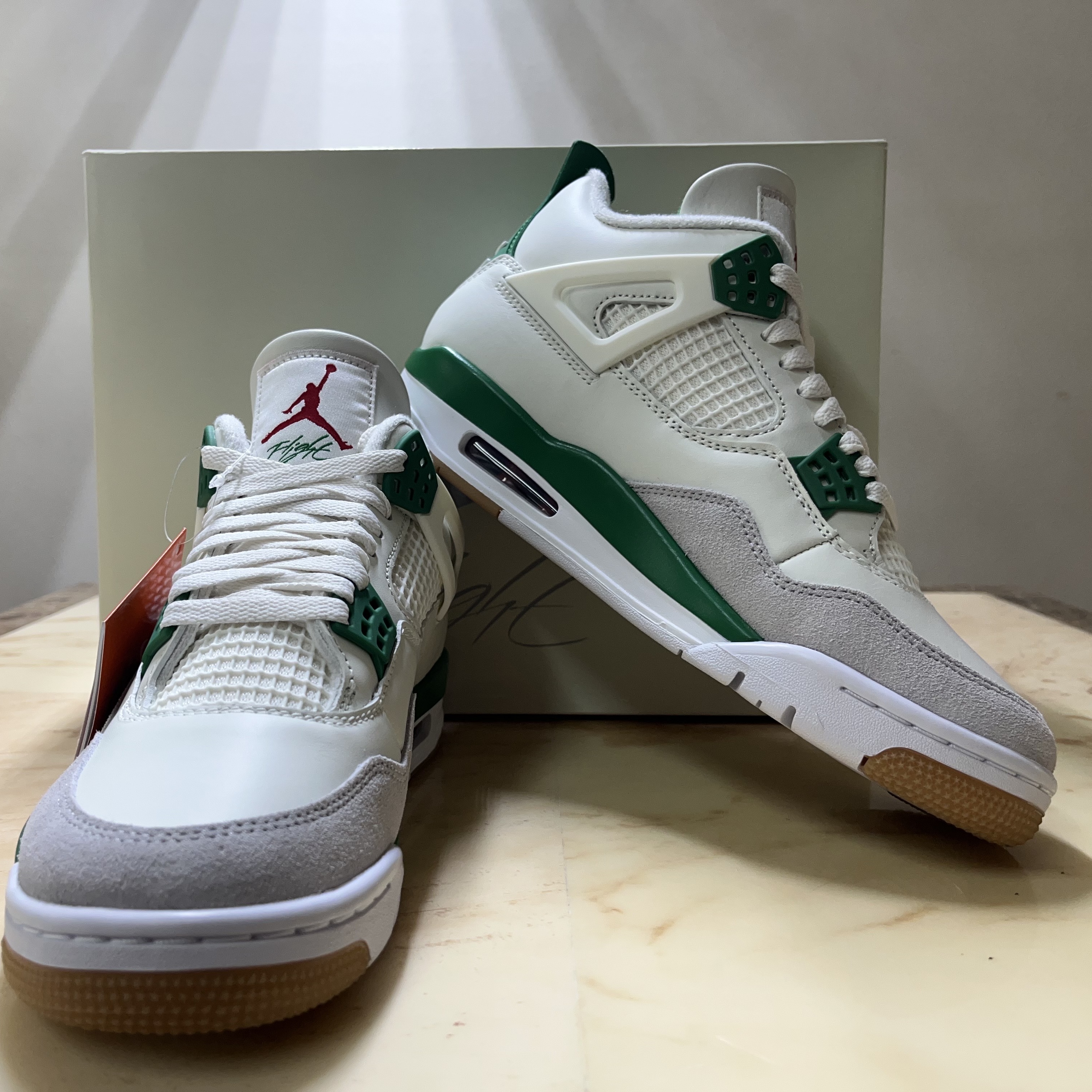 Jordan 4 x Nike SB Retro SP Pine Green 착용 스타일 - 4