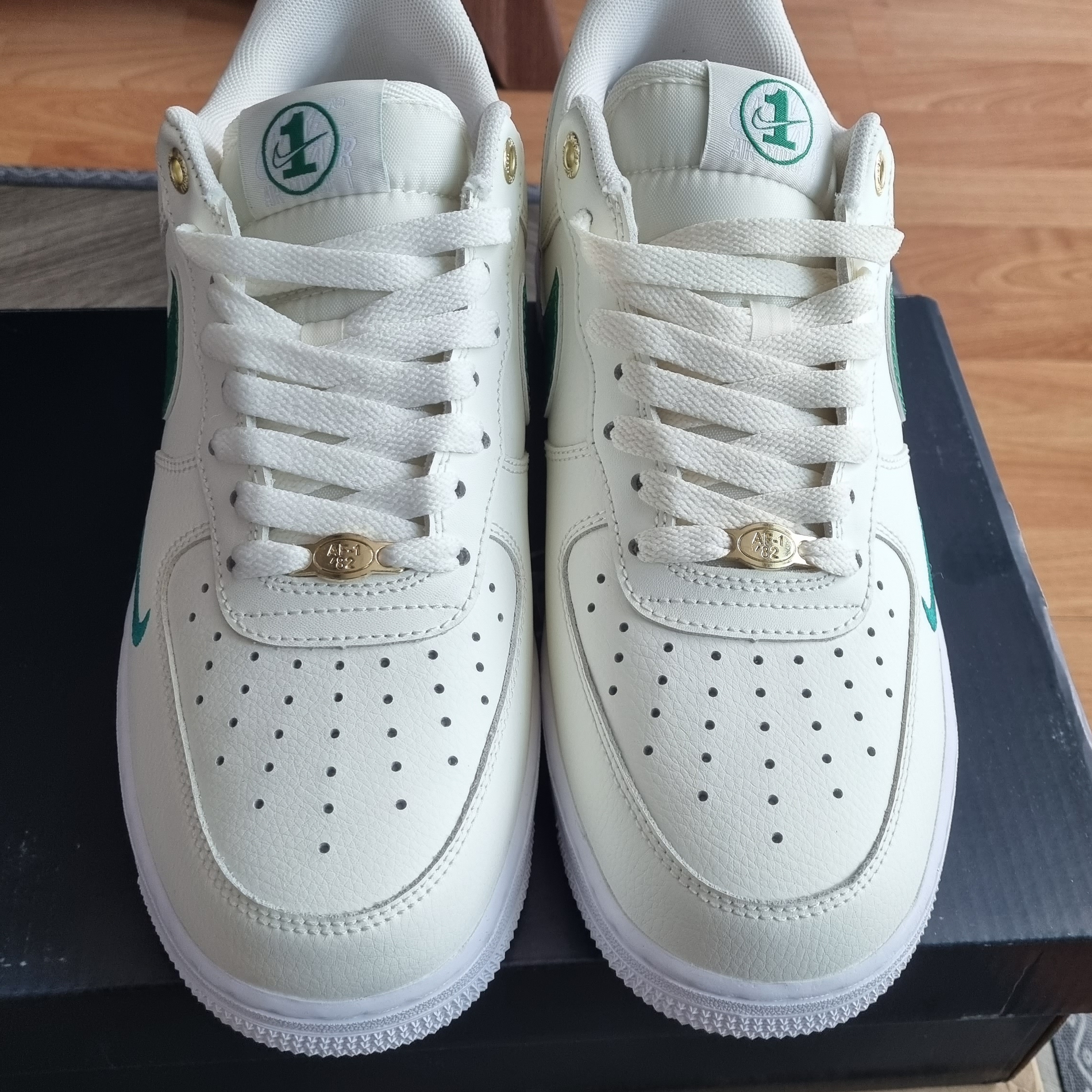 Nike Air Force 1 '07 LV8 40th Anniversary Join Forces Sail Malachite 착용 스타일 - 1