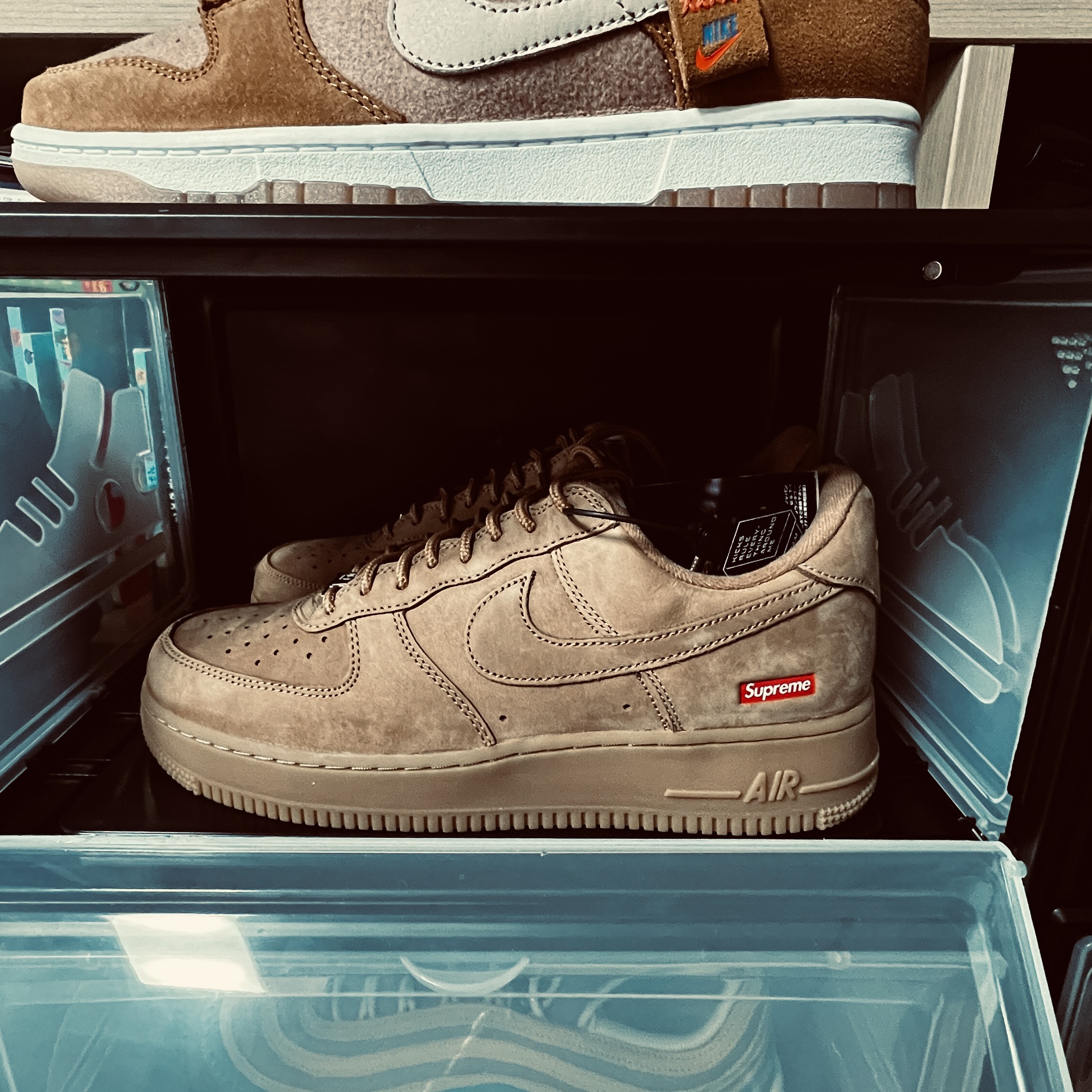 Nike x Supreme Air Force 1 Low Flax 착용 스타일 - 1