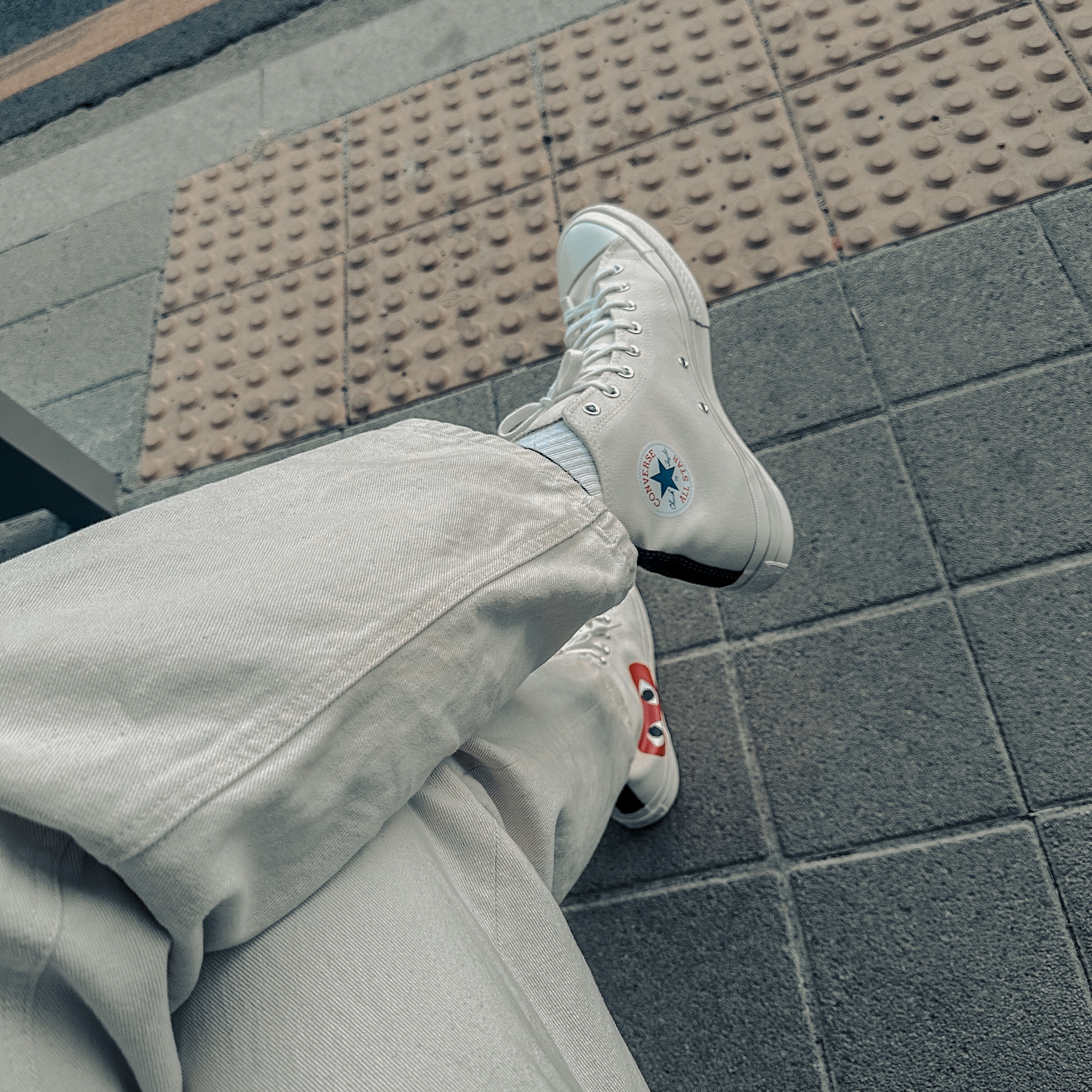 Converse x Play Comme des Garcons Chuck 70 Hi White 착용 스타일