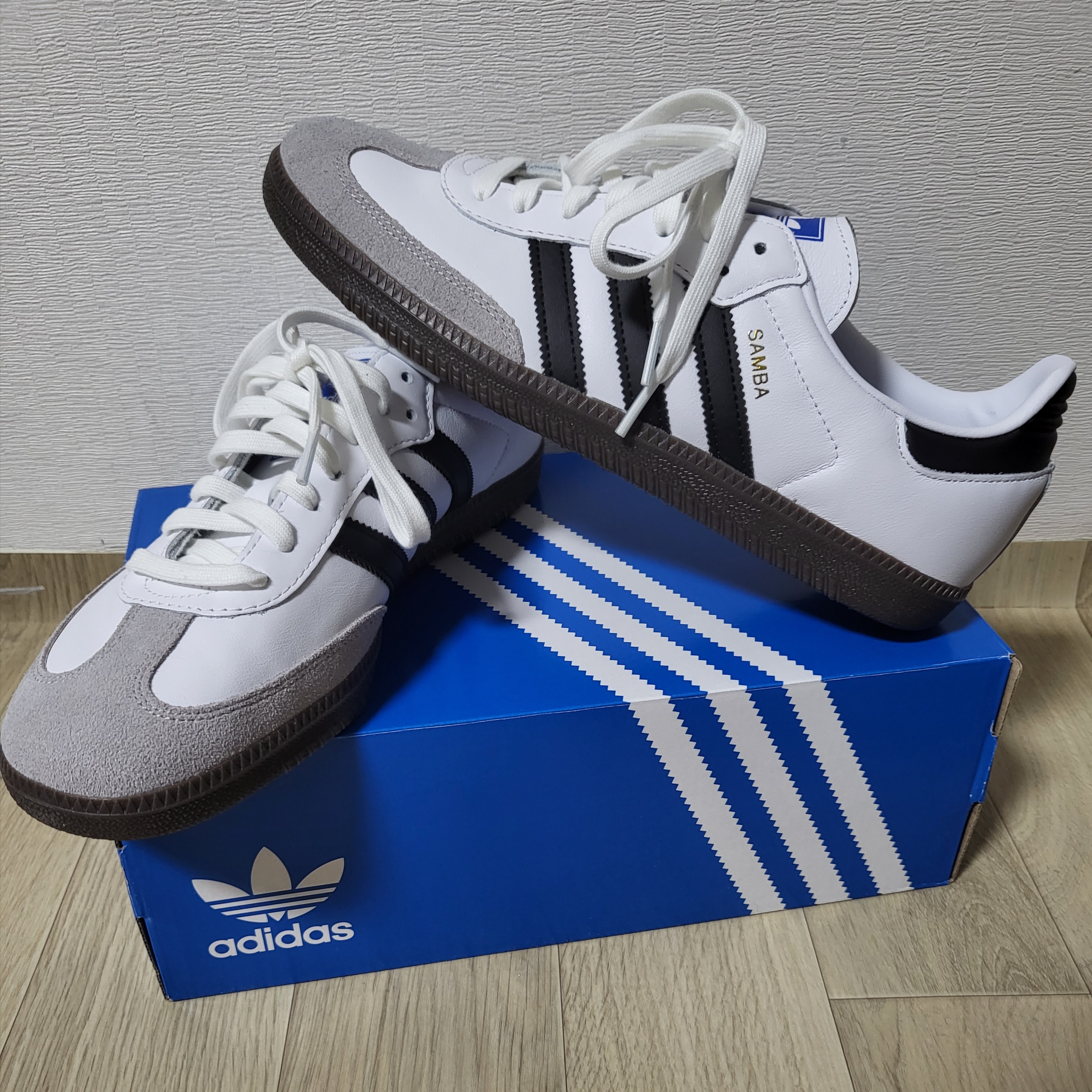 Adidas Samba OG Cloud White 착용 스타일