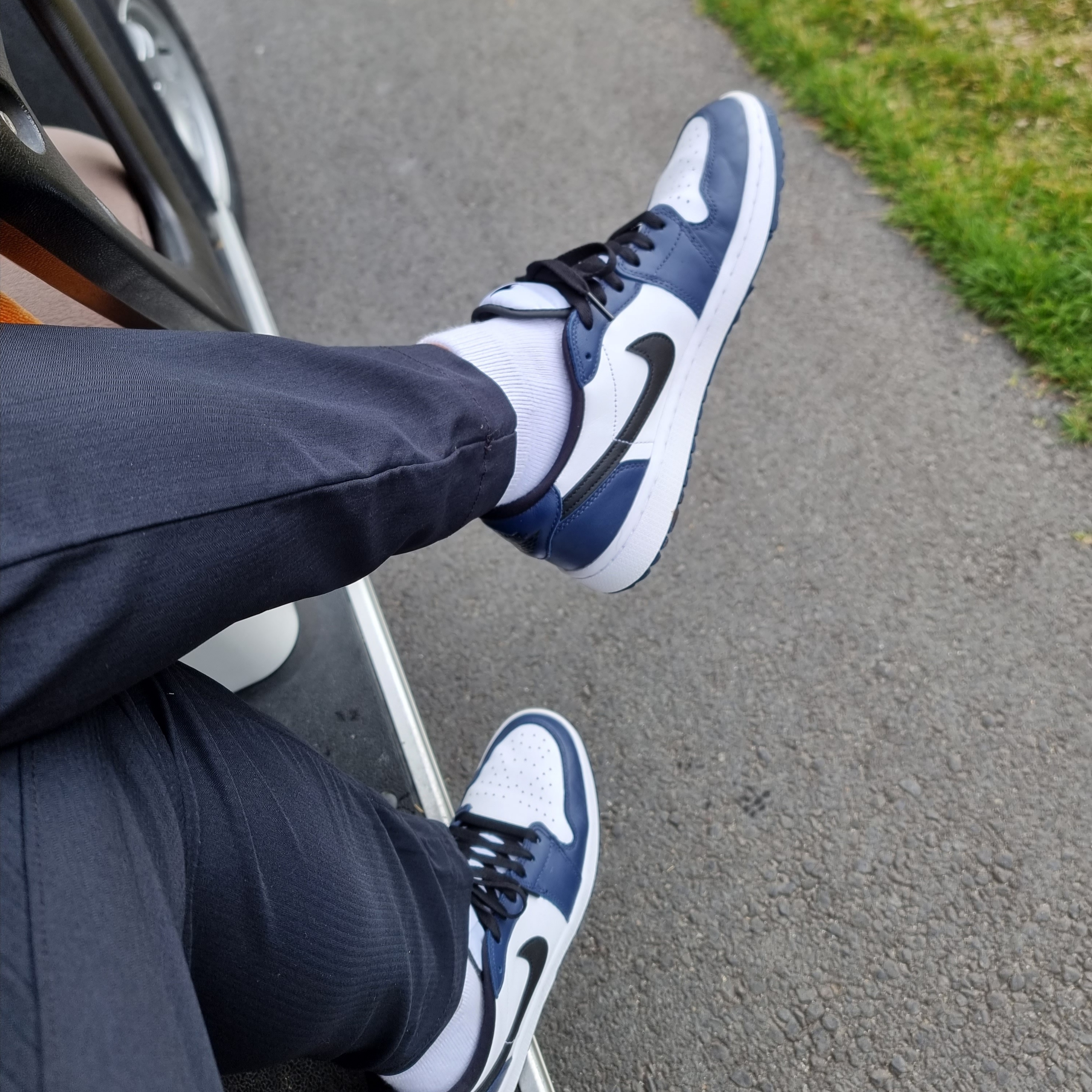 Jordan 1 Low Golf Midnight Navy 착용 스타일 - 1