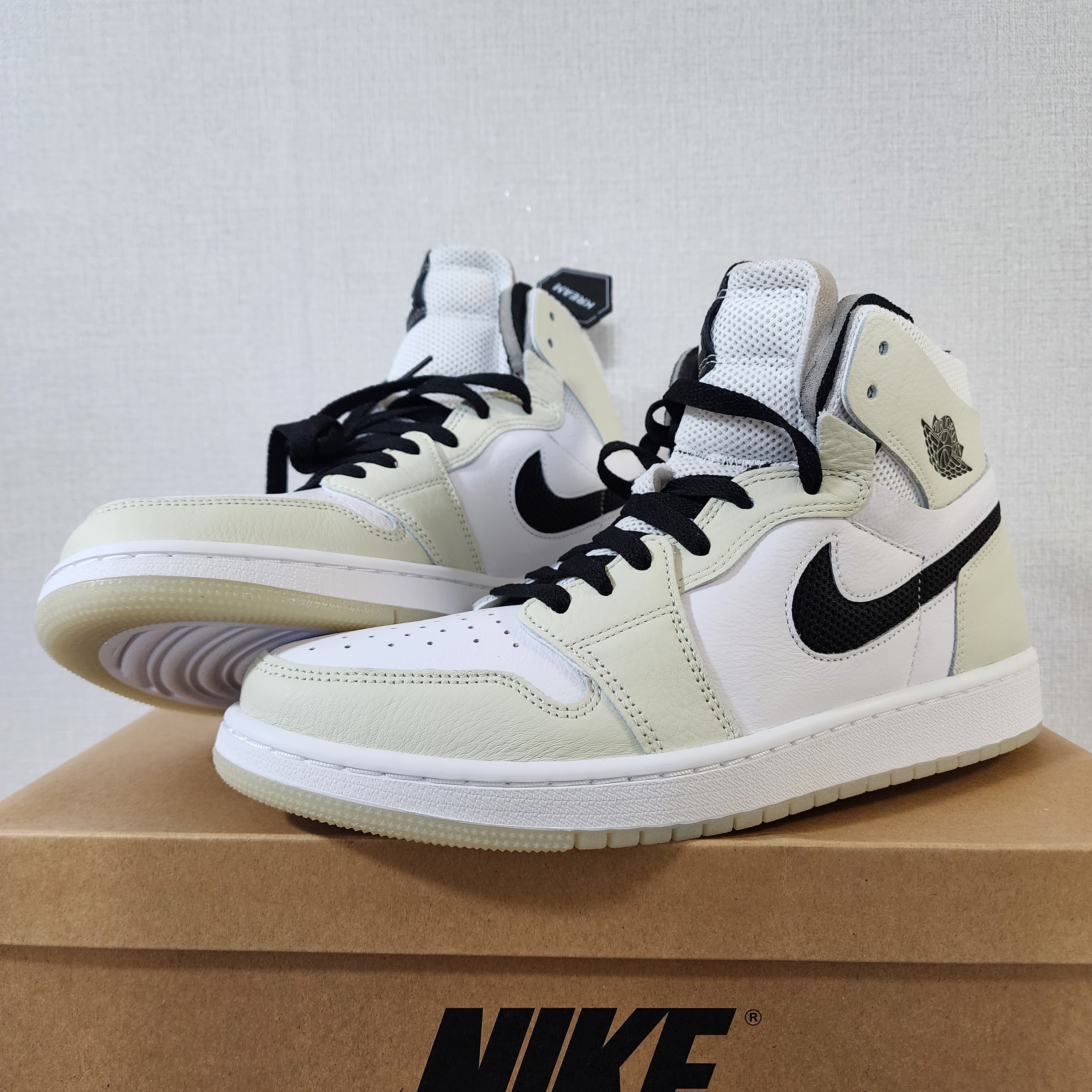 (W) Jordan 1 Zoom Air CMFT Light Bone 착용 스타일 - 2