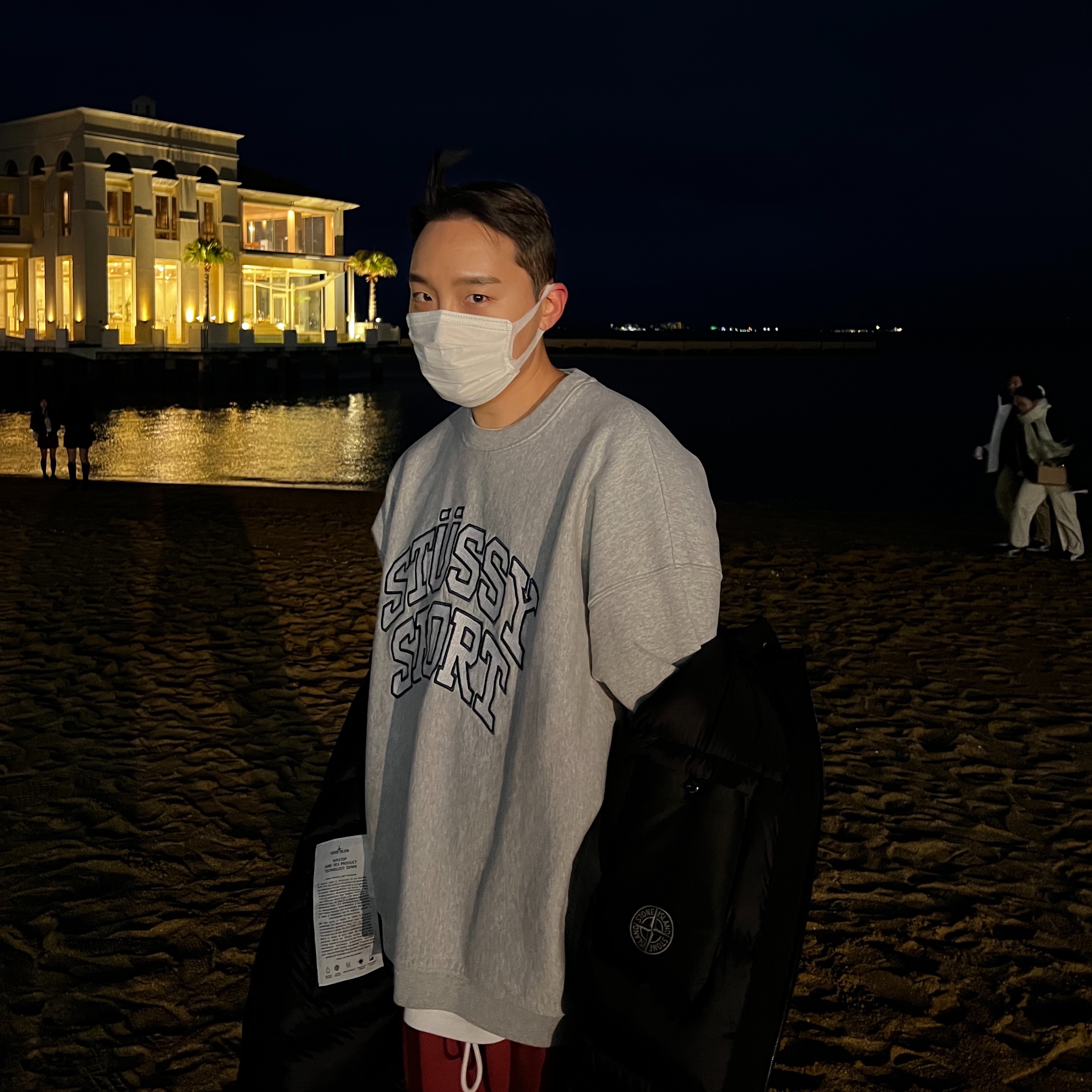 Stussy Relaxed Oversized Crew Grey Heather 착용 스타일