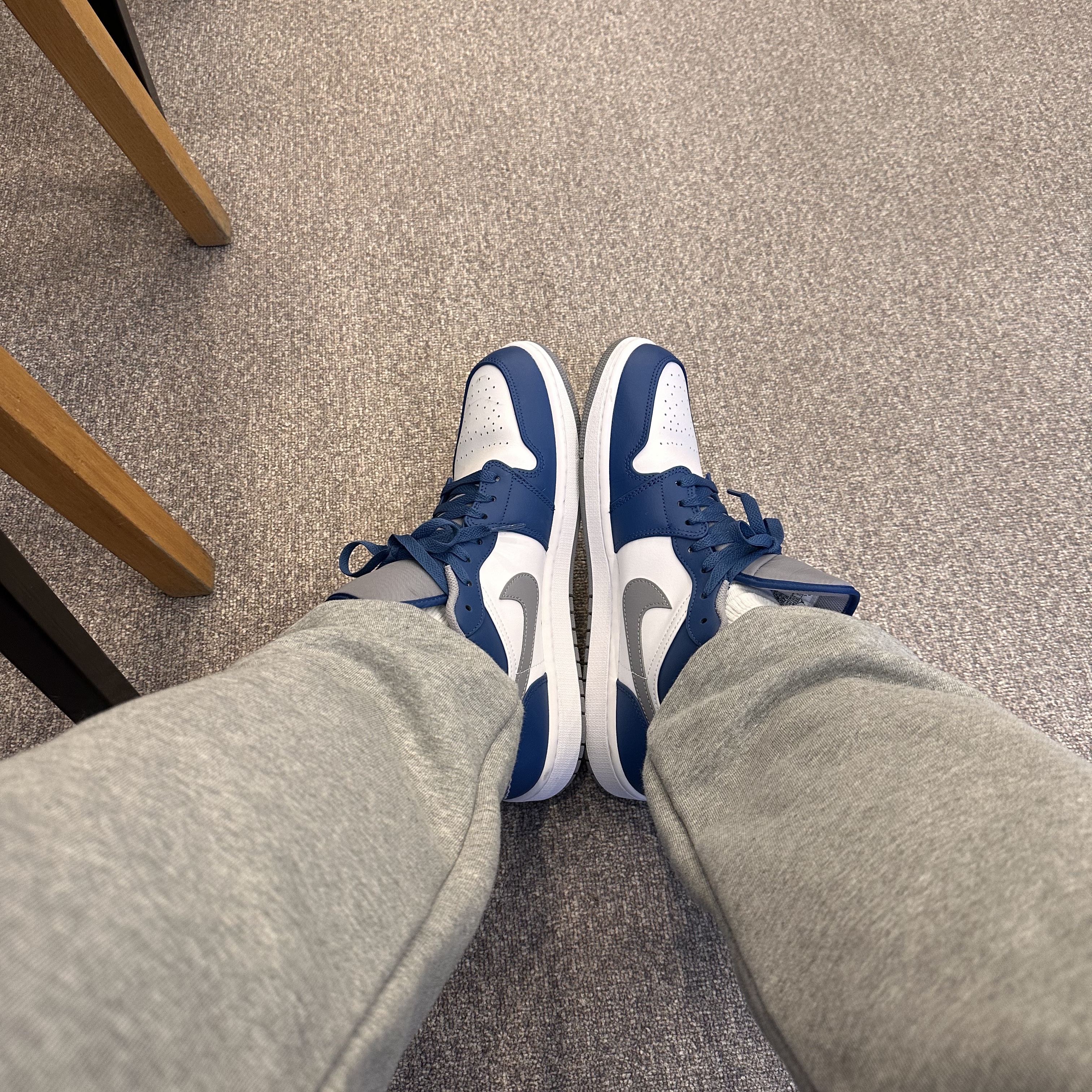 Jordan 1 Low True Blue Cement Grey 착용 스타일