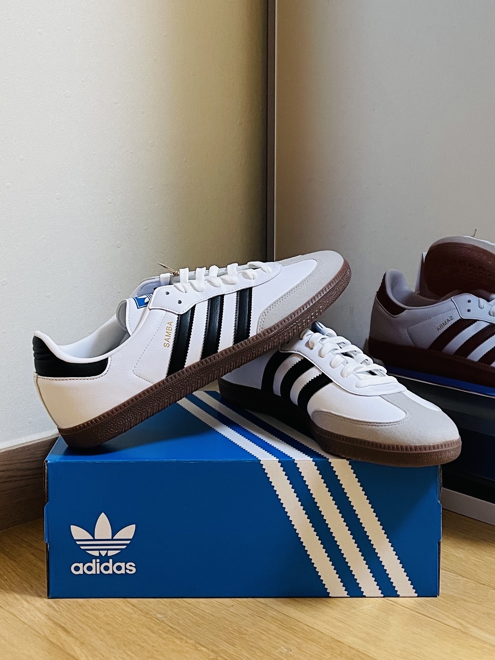 Adidas Samba OG Cloud White, Adidas Samba Vegan White Black 착용 스타일