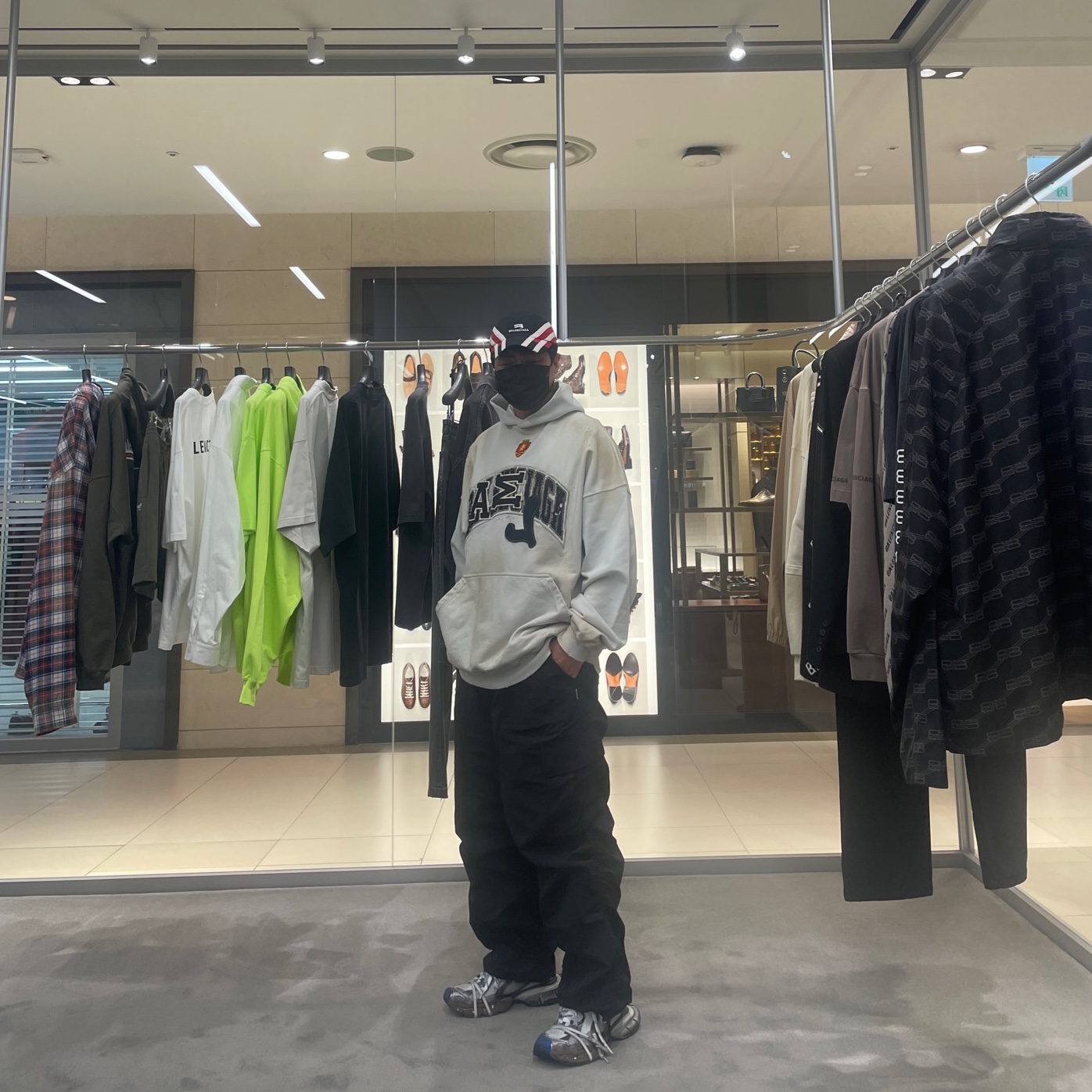 Balenciaga 3XL Sneakers Worn Out Grey White Blue 착용 스타일 - 3