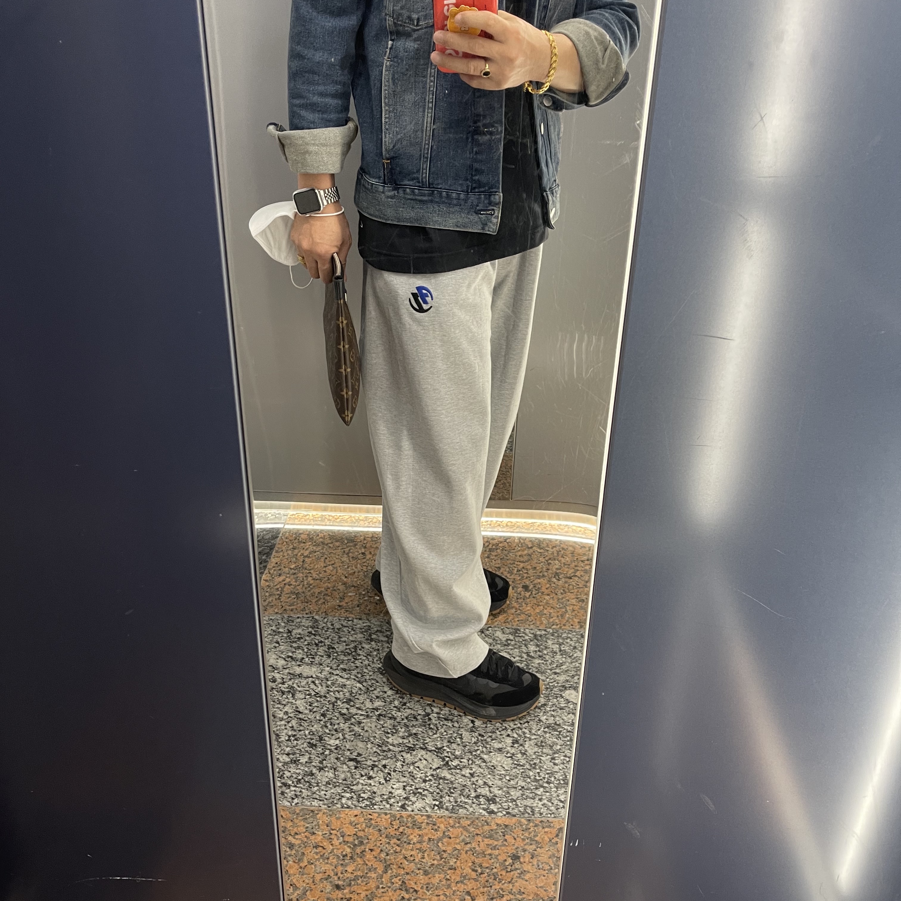 Zara x Ader Error Jogger Pants Grey, Nike x Off-White NRG T-Shirt Black - Asia 착용 스타일 - 1