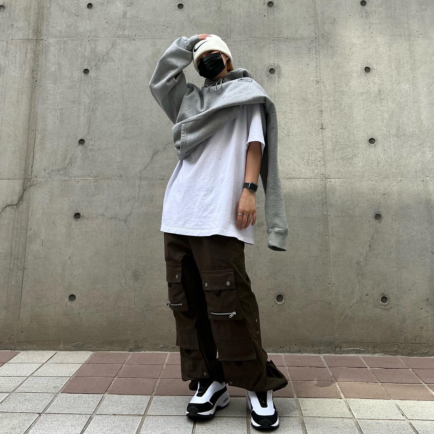 Nike x Comme des Garcons Homme Plus Air Max Sunder SP White Black, Apple Watch Nike SE 40mm GPS Space Gray Aluminum Case with Nike Sport Band USB C  Anthracite Black (Korean Ver.) 착용 스타일 - 1