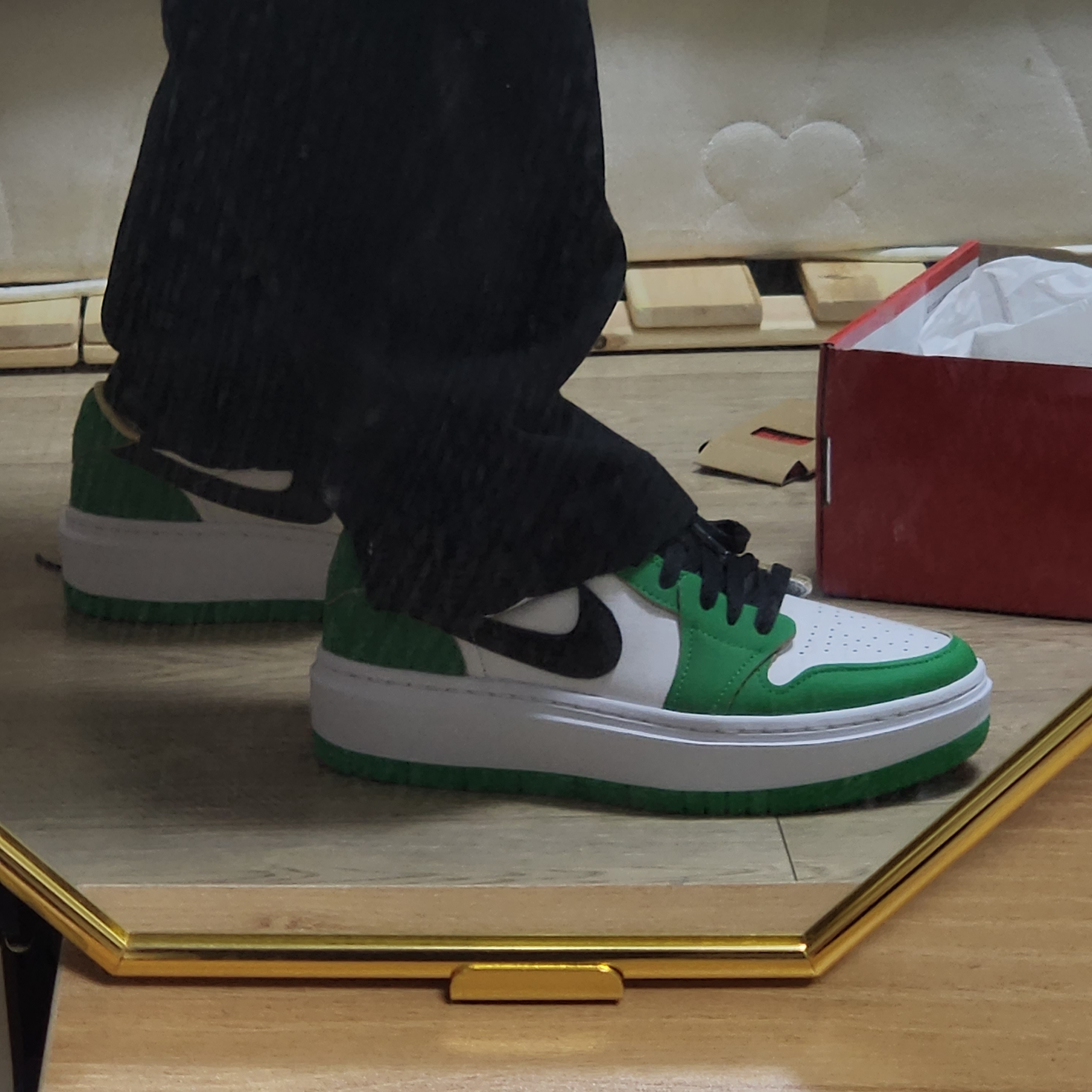 (W) Jordan 1 Elevate Low SE Lucky Green 착용 스타일