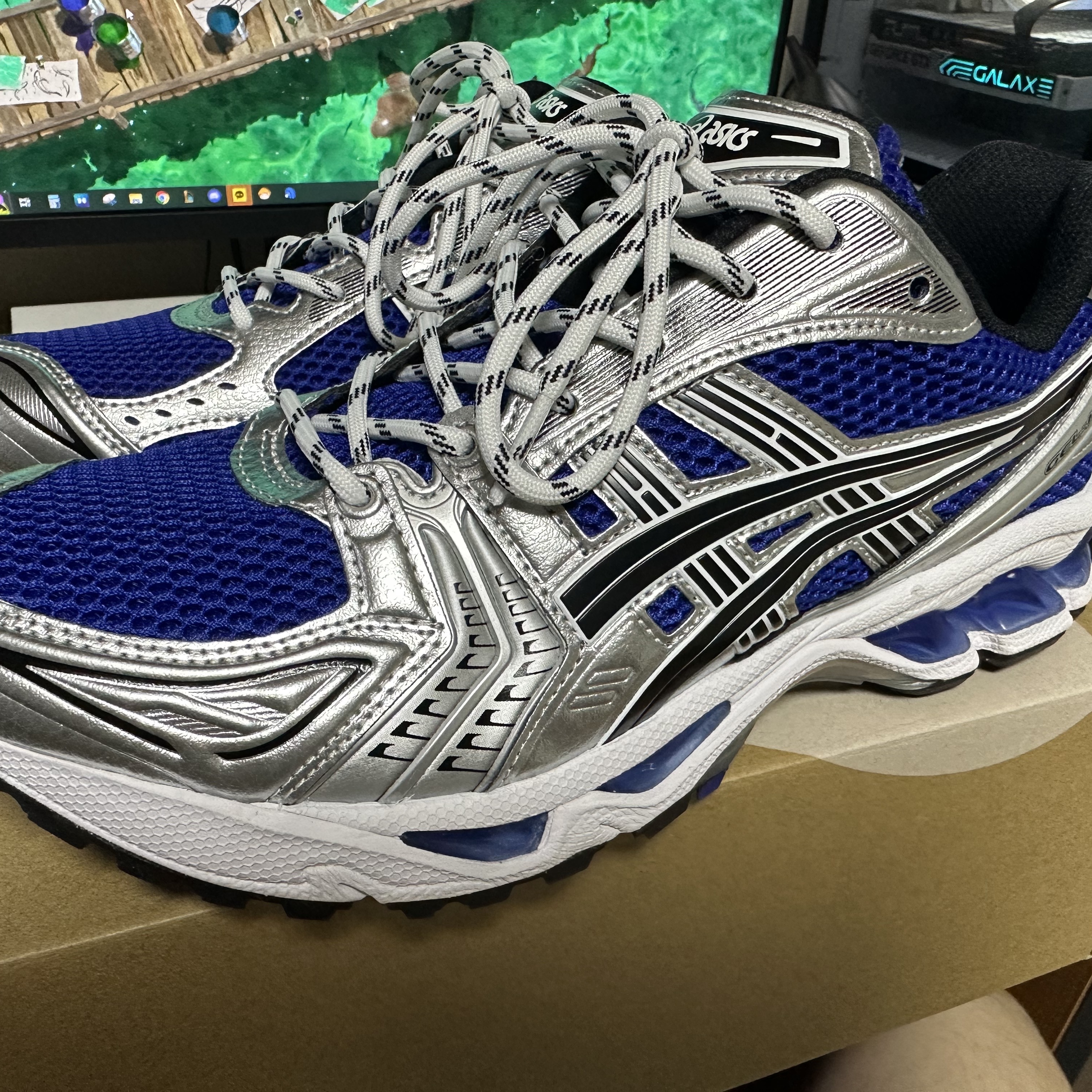 Asics Gel-Kayano 14 Monaco Blue Black 착용 스타일