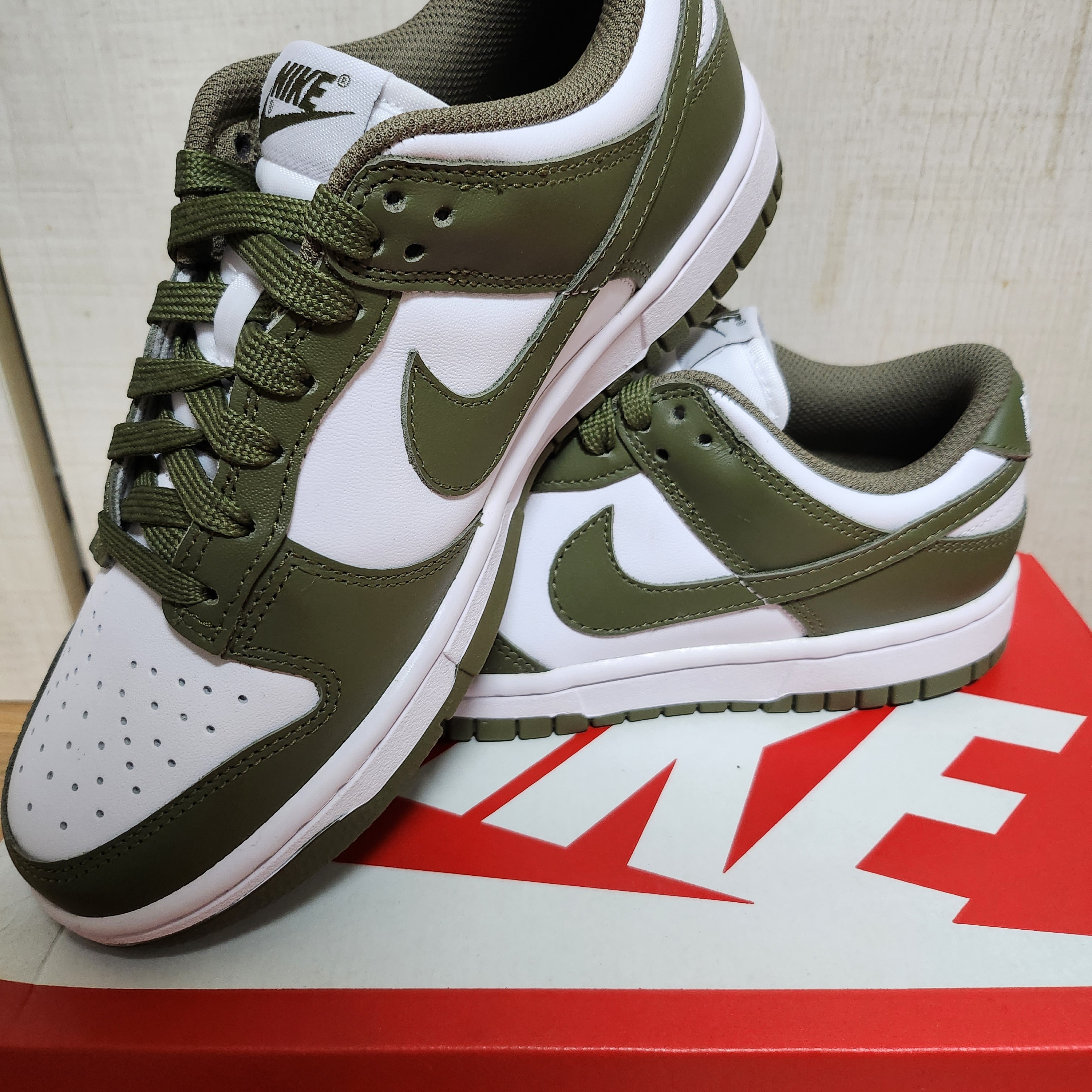 (W) Nike Dunk Low Medium Olive 착용 스타일