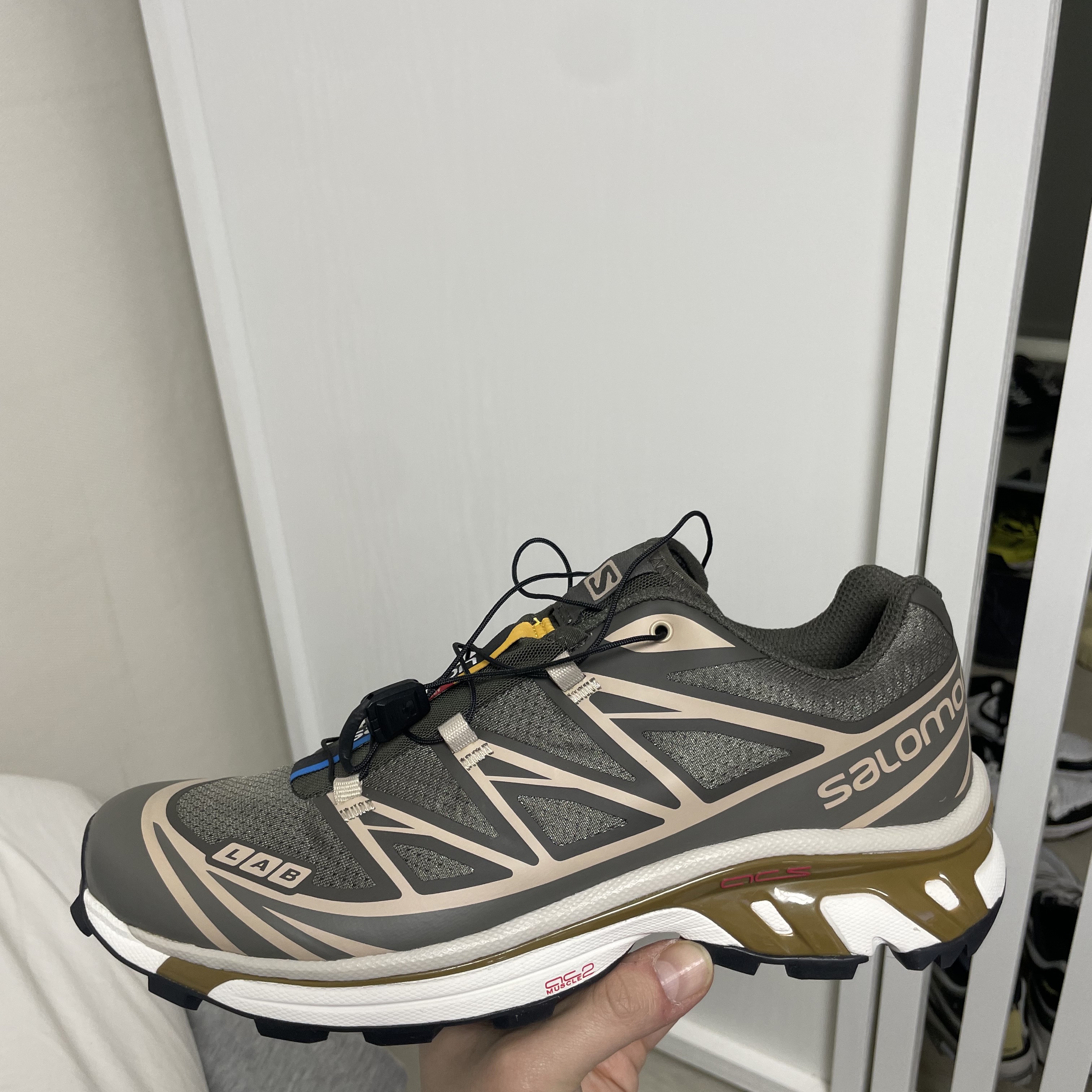 Salomon XT-6 Beluga Pewter 착용 스타일
