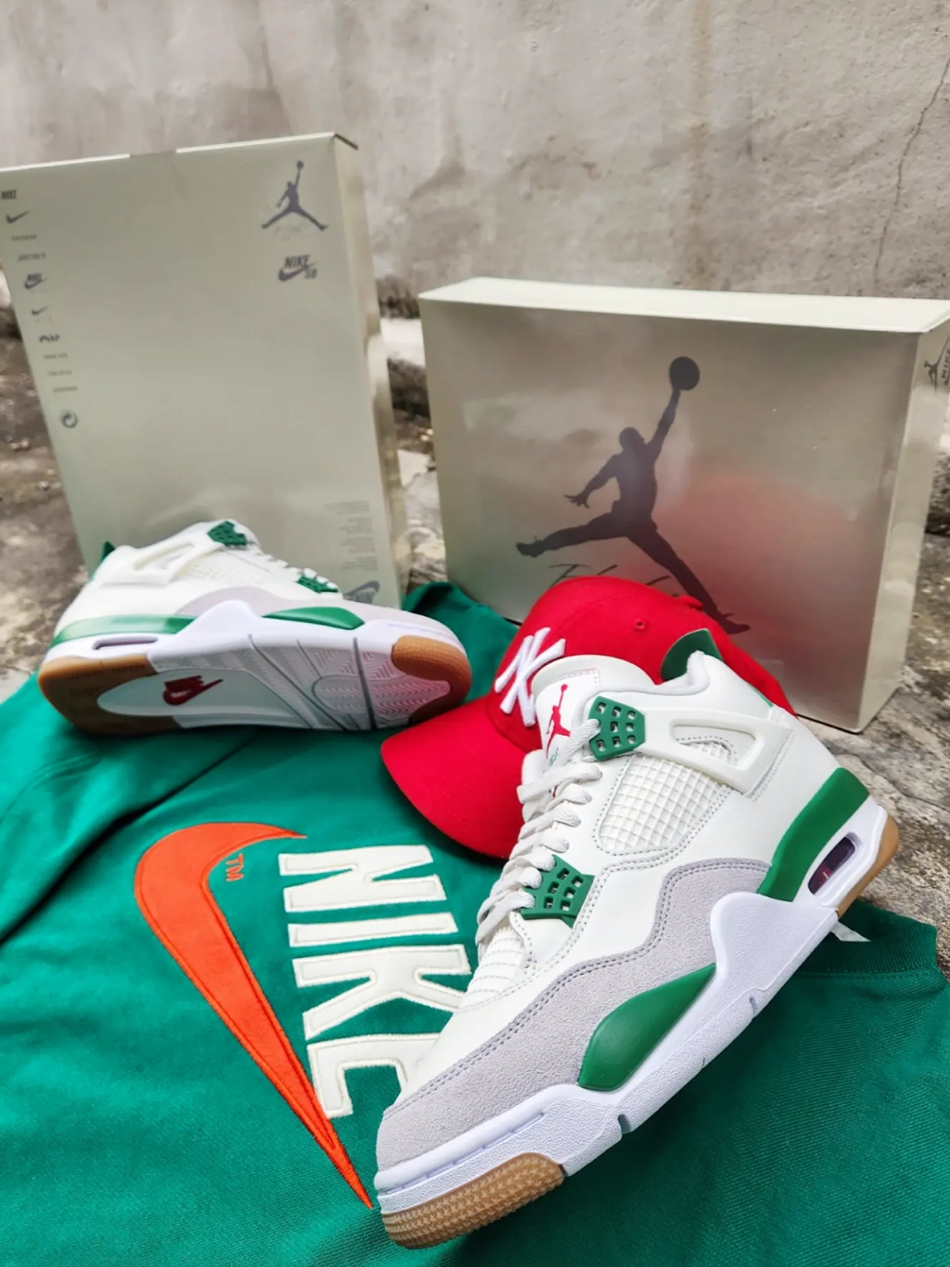 Jordan 4 x Nike SB Retro SP Pine Green 착용 스타일 - 1