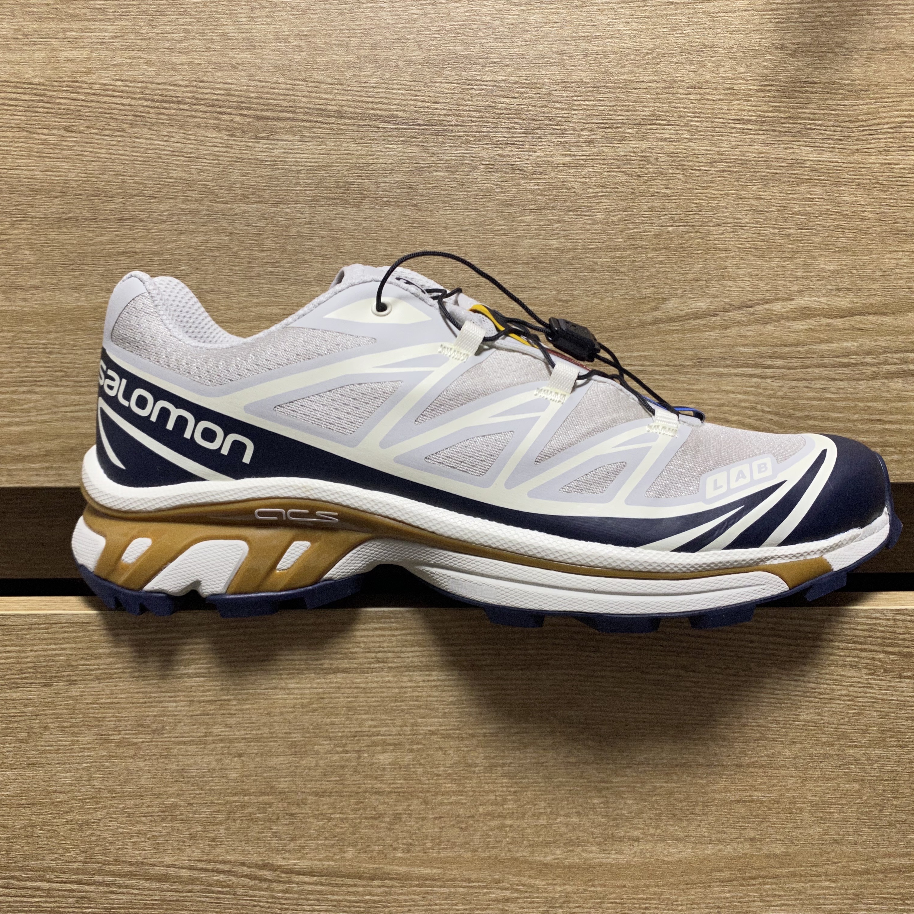 Salomon XT-6 Lunar Rock Dark Sapphire 착용 스타일