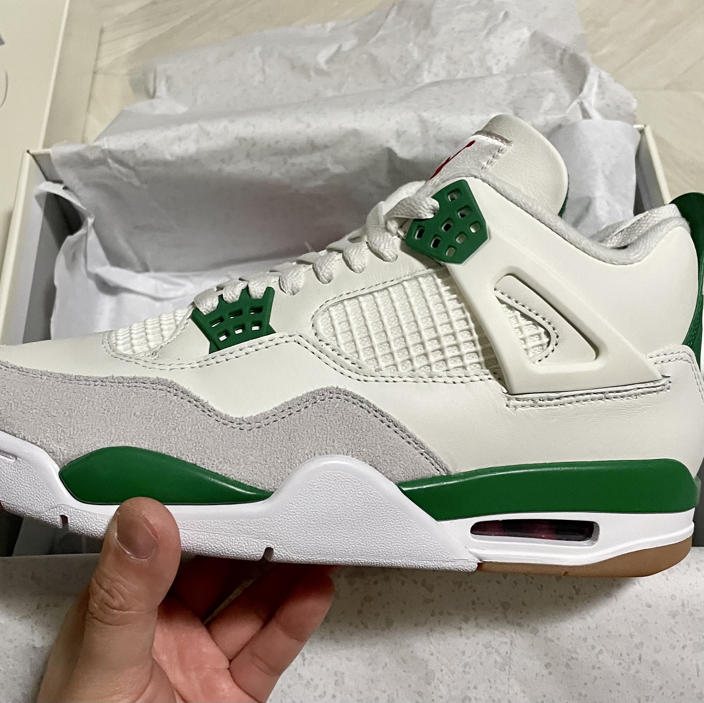 Jordan 4 x Nike SB Retro SP Pine Green 착용 스타일 - 3
