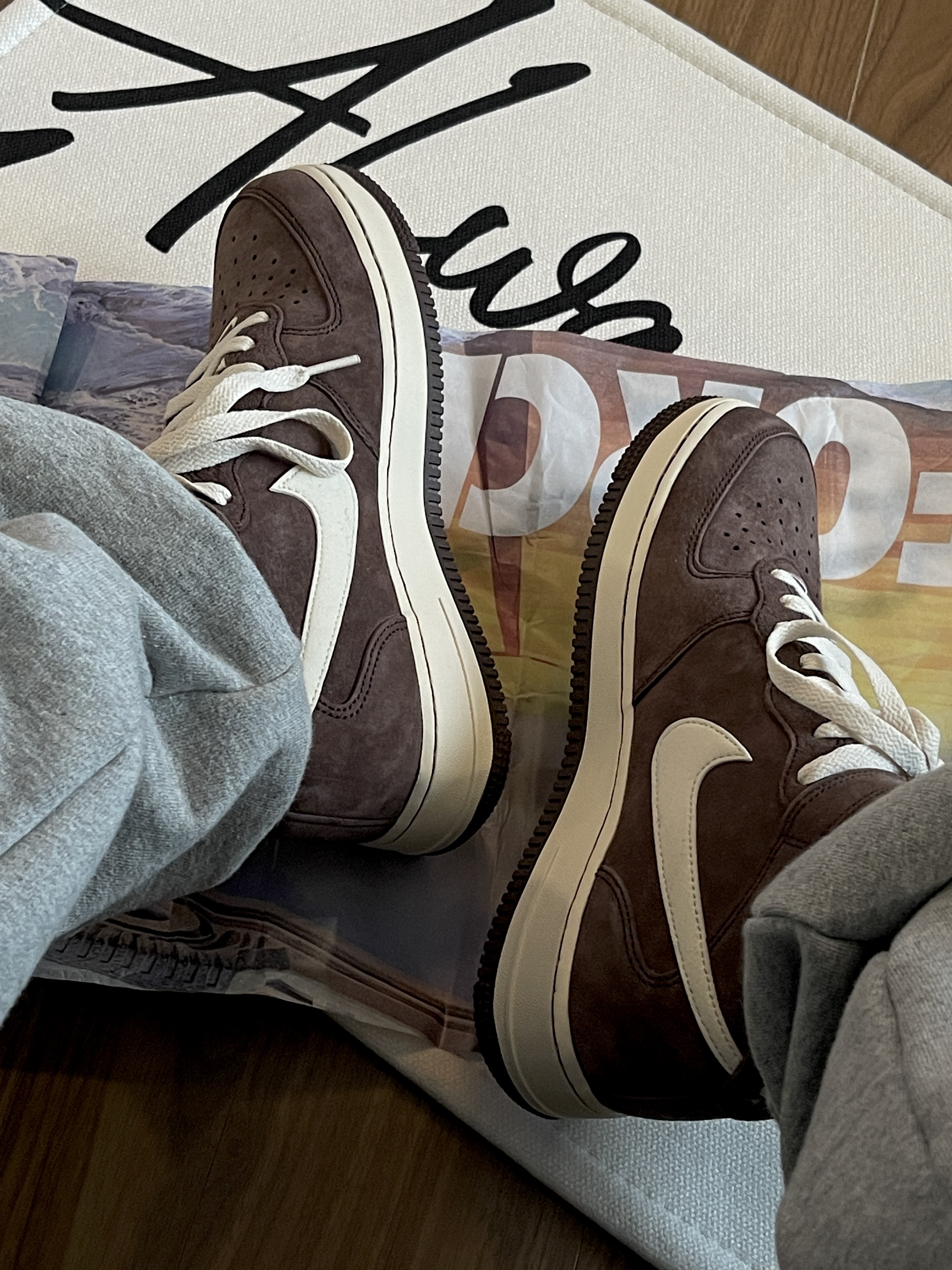 Nike Air Force 1 Mid '07 QS Chocolate 착용 스타일 - 2