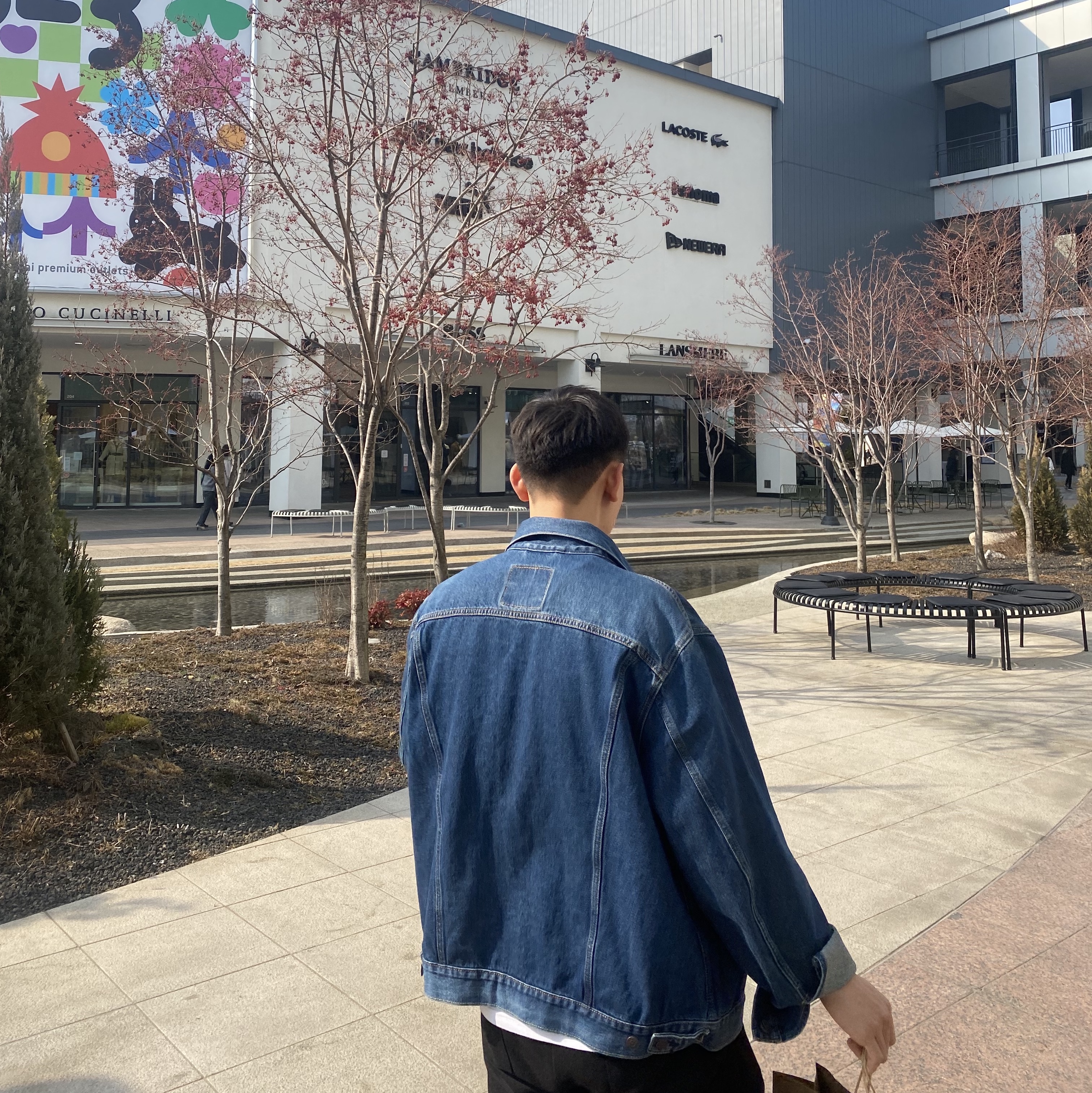 Ami Mid Washed Denim Trucker Jacket Used Blue 착용 스타일