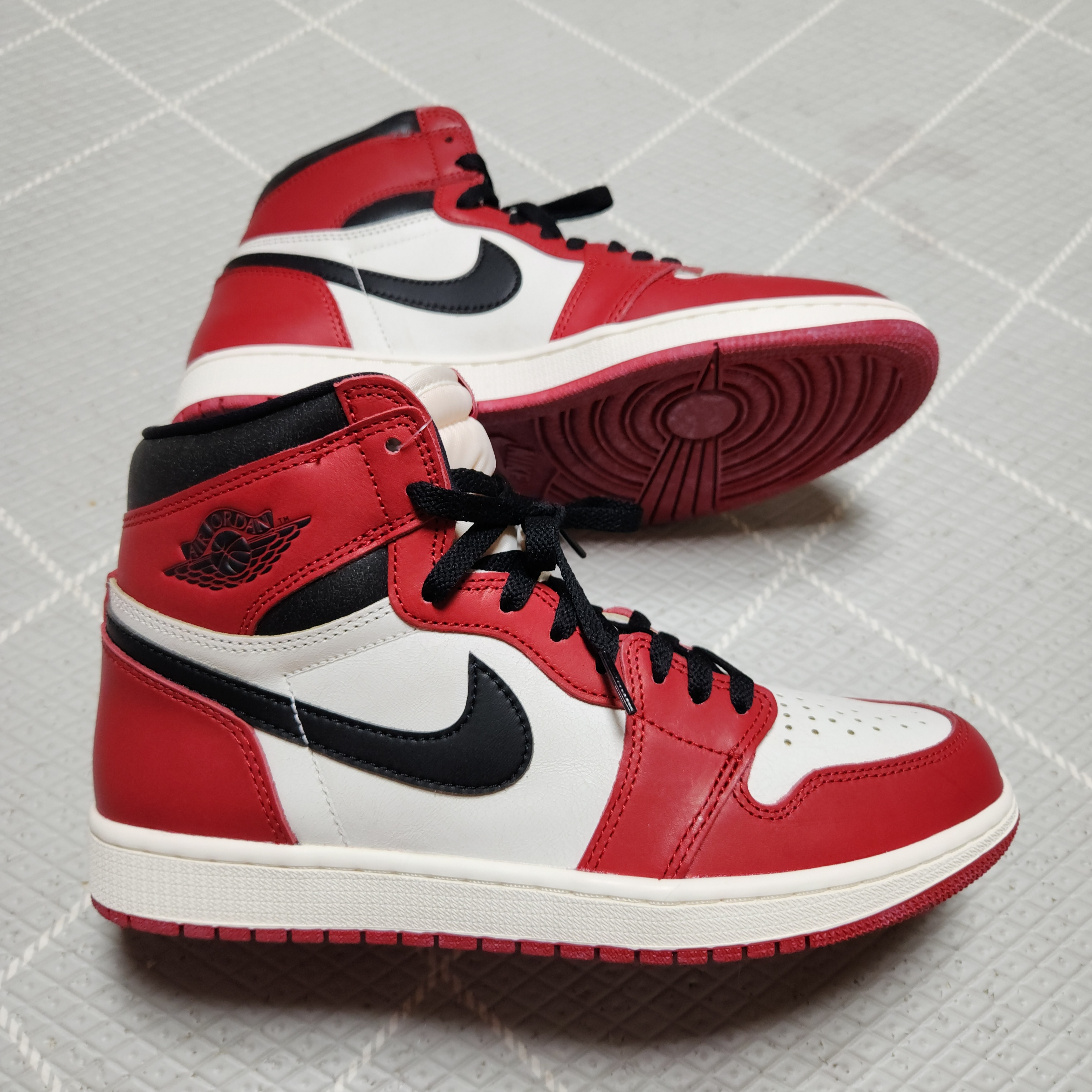Jordan 1 Retro High OG Chicago 2022 착용 스타일 - 4