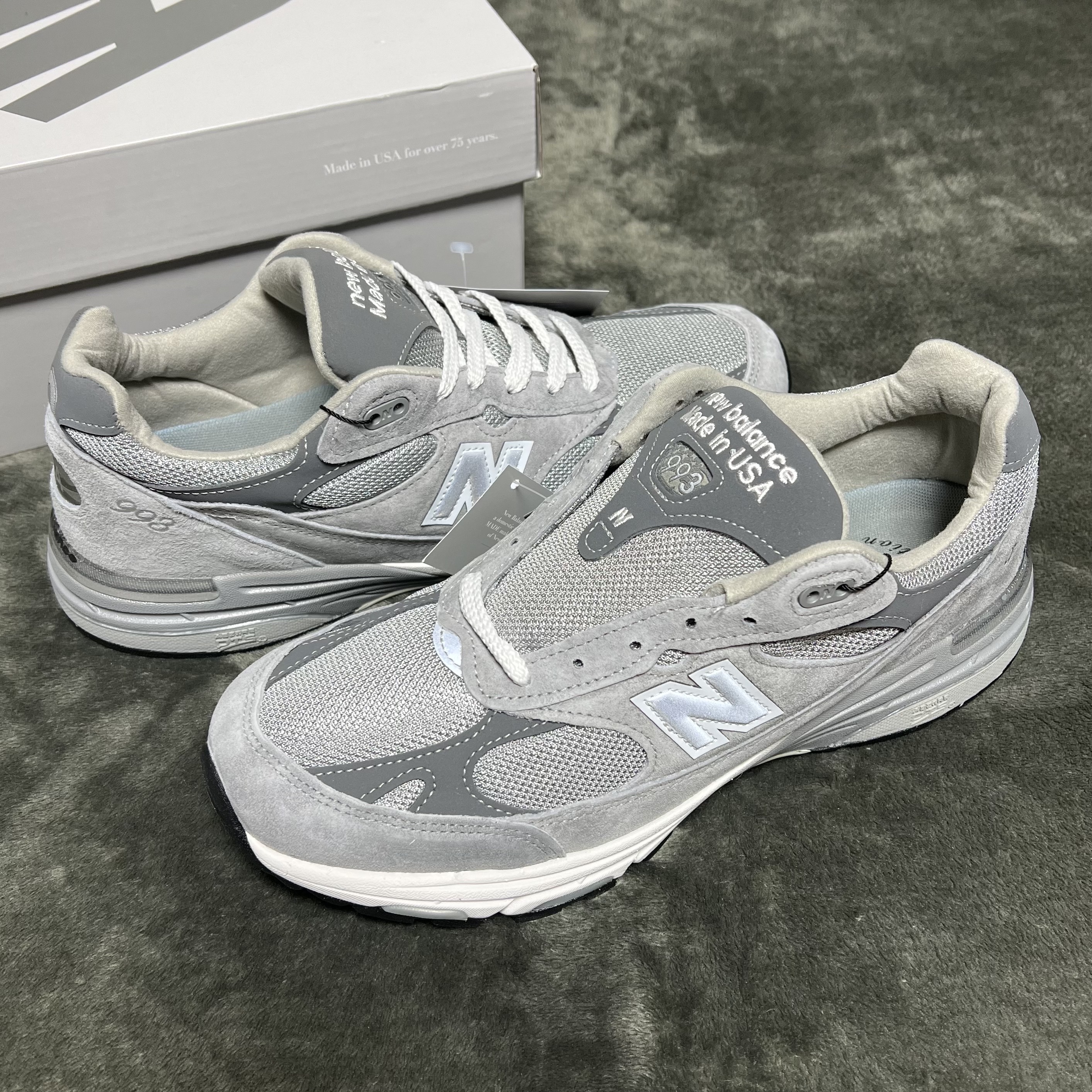 New Balance 993 Made in USA Grey - D Standard 착용 스타일