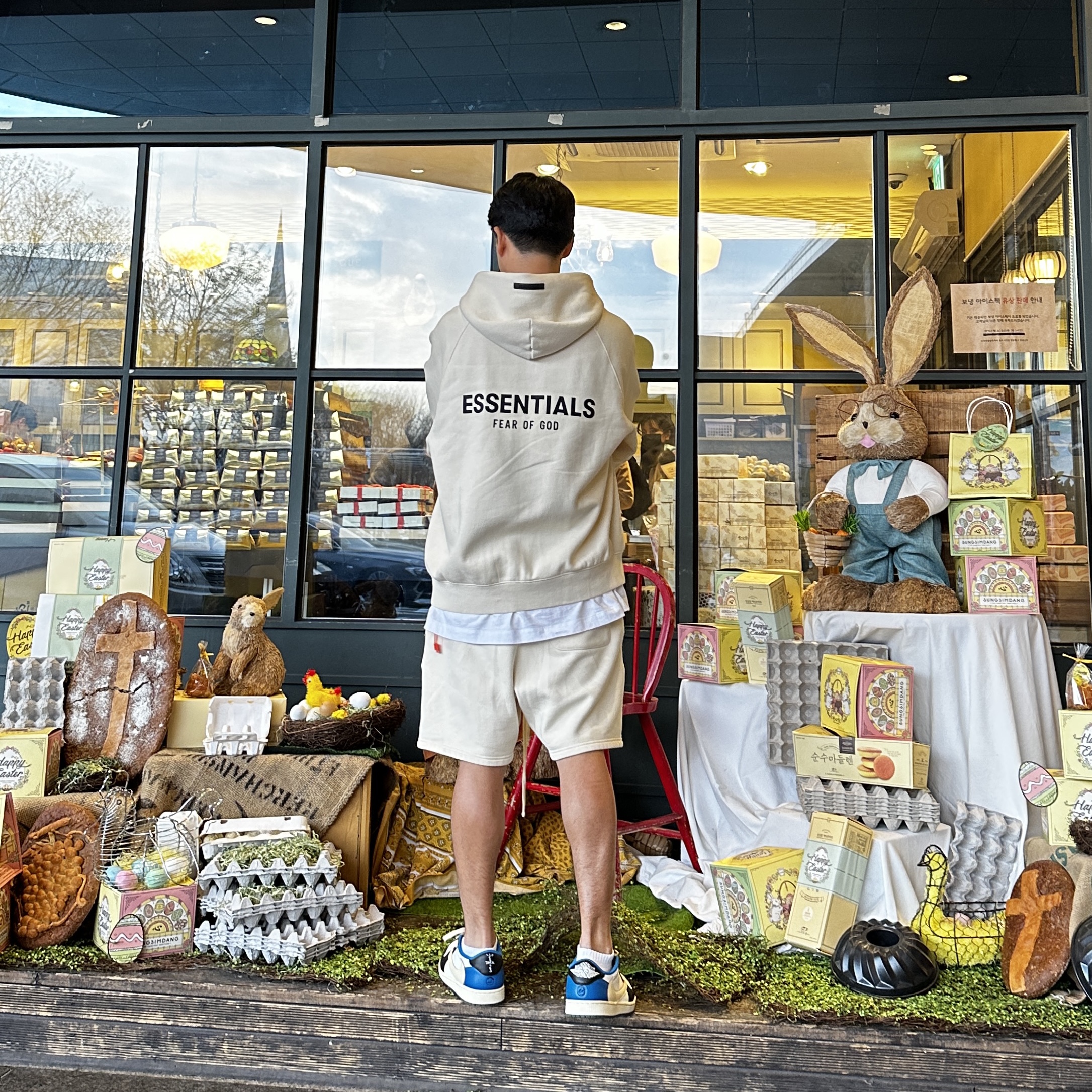 Essentials Pull-Over Hoodie Cream - 21SS, Essentials Sweatshorts Cream - 21SS 착용 스타일