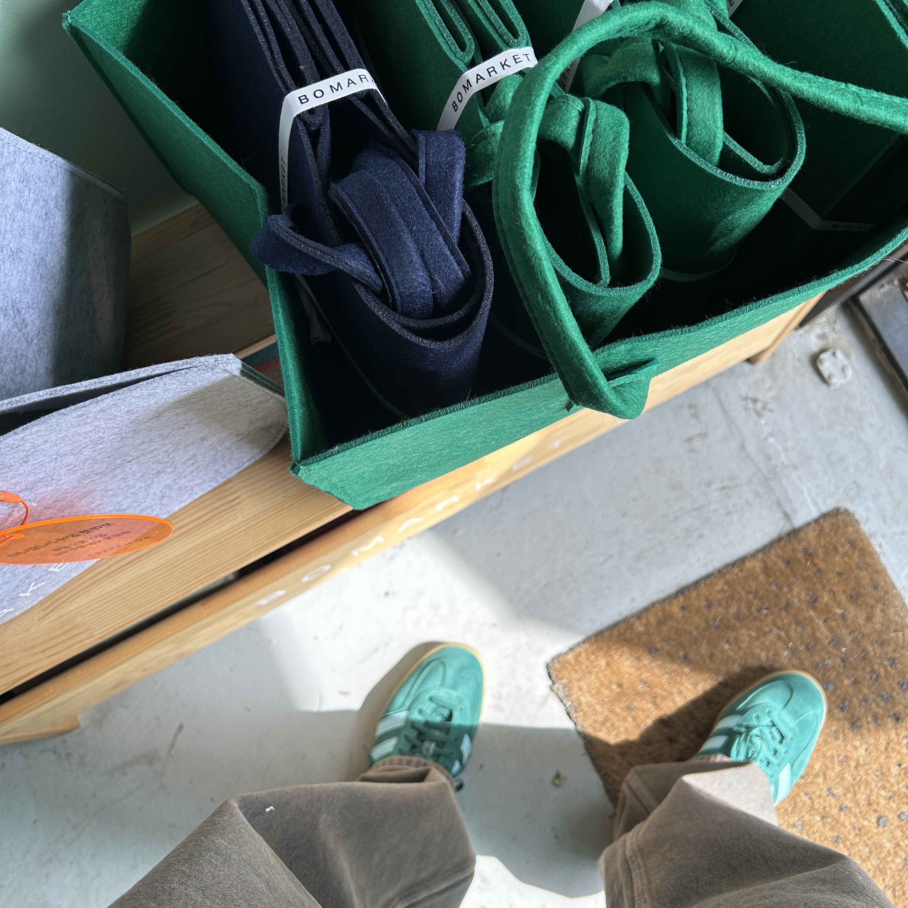 Adidas Gazelle Indoor Collegiate Green Hazy Sky 착용 스타일