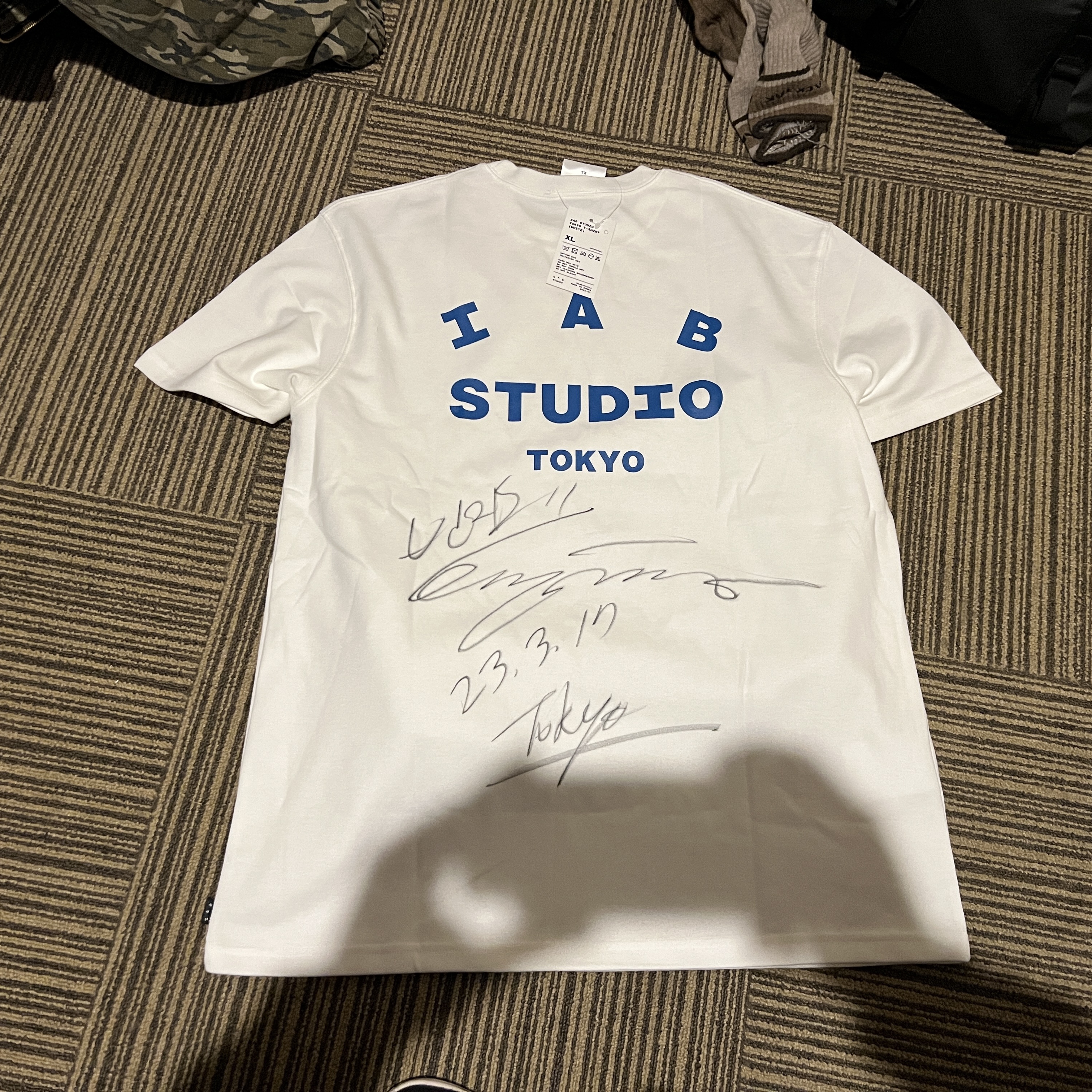 IAB Studio Tokyo T-Shirt White 착용 스타일