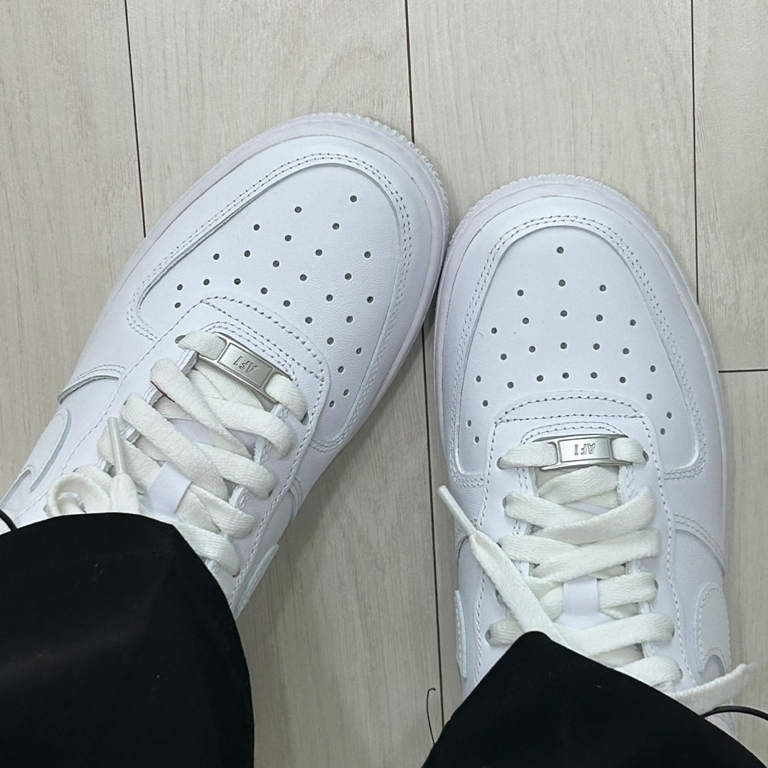 (W) Nike Air Force 1 '07 Low White 착용 스타일 - 1