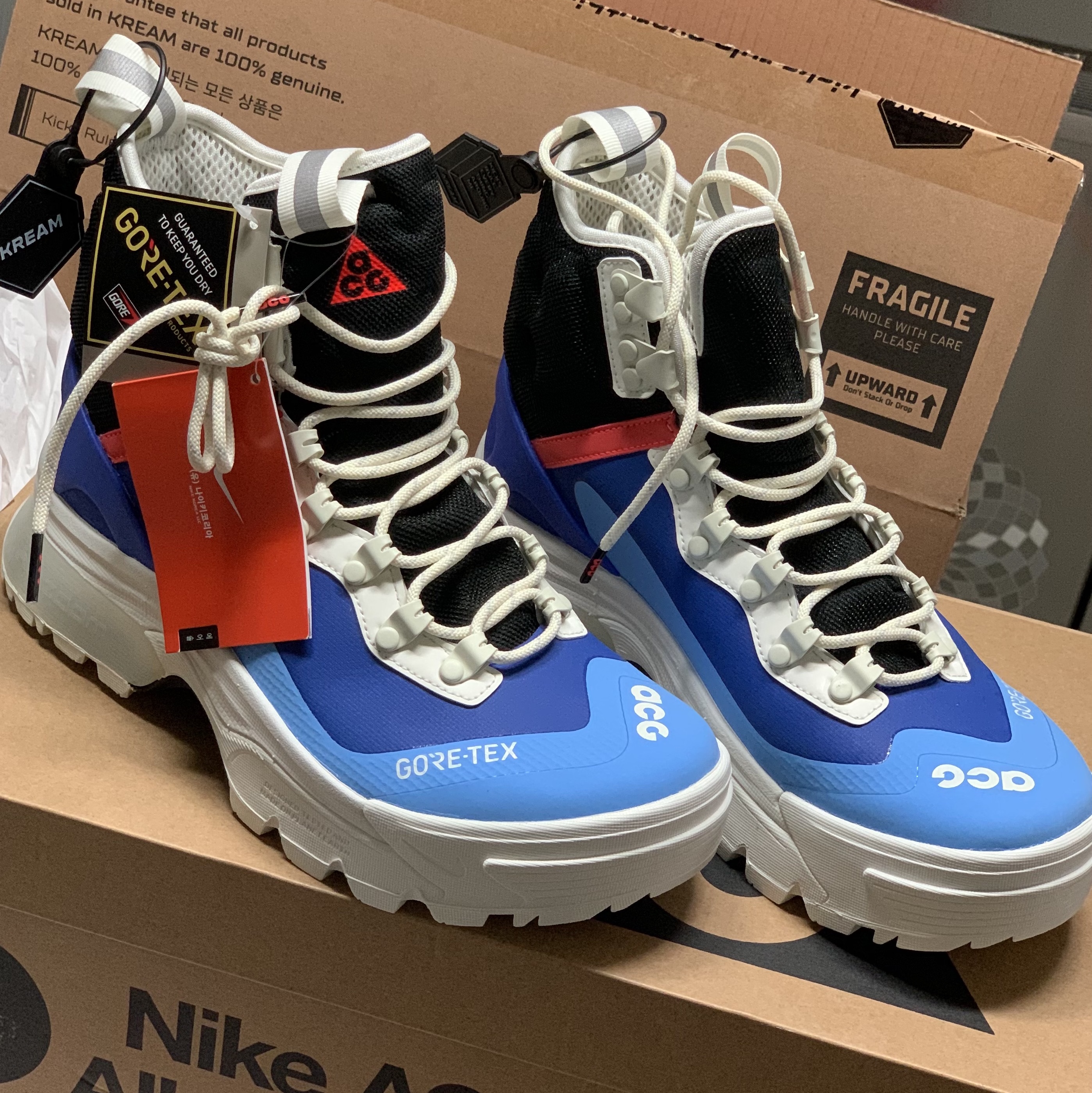 Nike ACG Air Zoom Gaiadome Gore-Tex Hyper Royal 착용 스타일