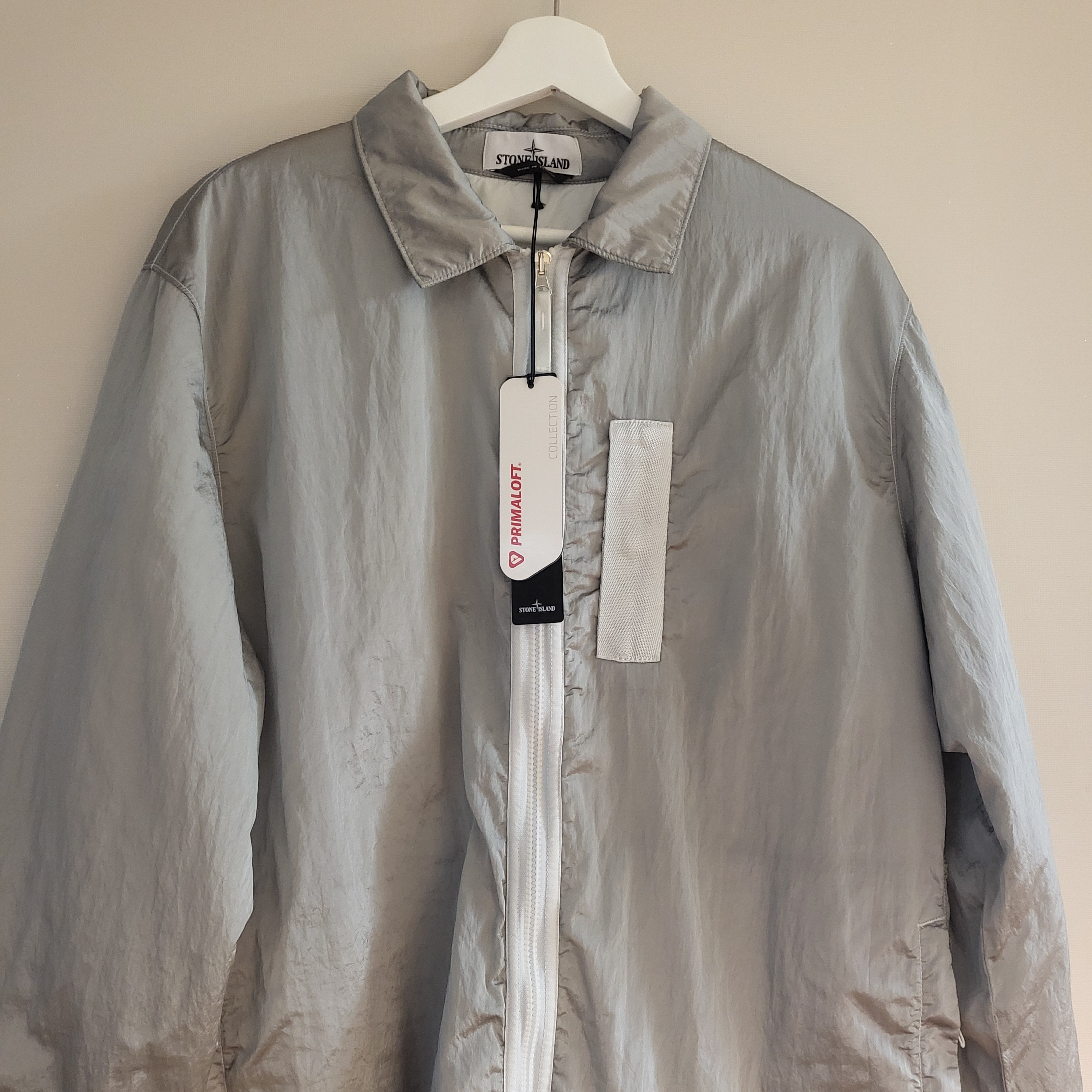 Stone Island Q0519 Nylon Metal Econyl Regenerated Nylon Primaloft Jacket Light Grey - 22FW 착용 스타일